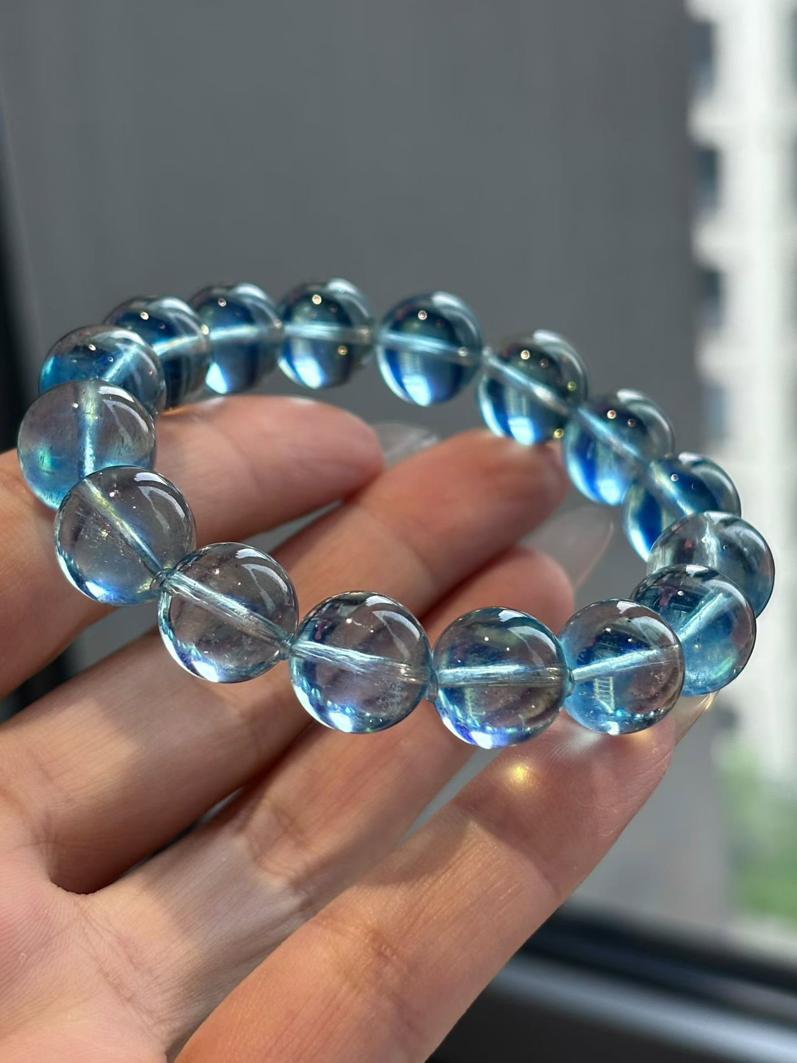 An Exquisite Aquamarine Bracelet: An Exquisite Aquamarine Bracelet,Size:0.5in,Weight:42.2g 海蓝宝手串