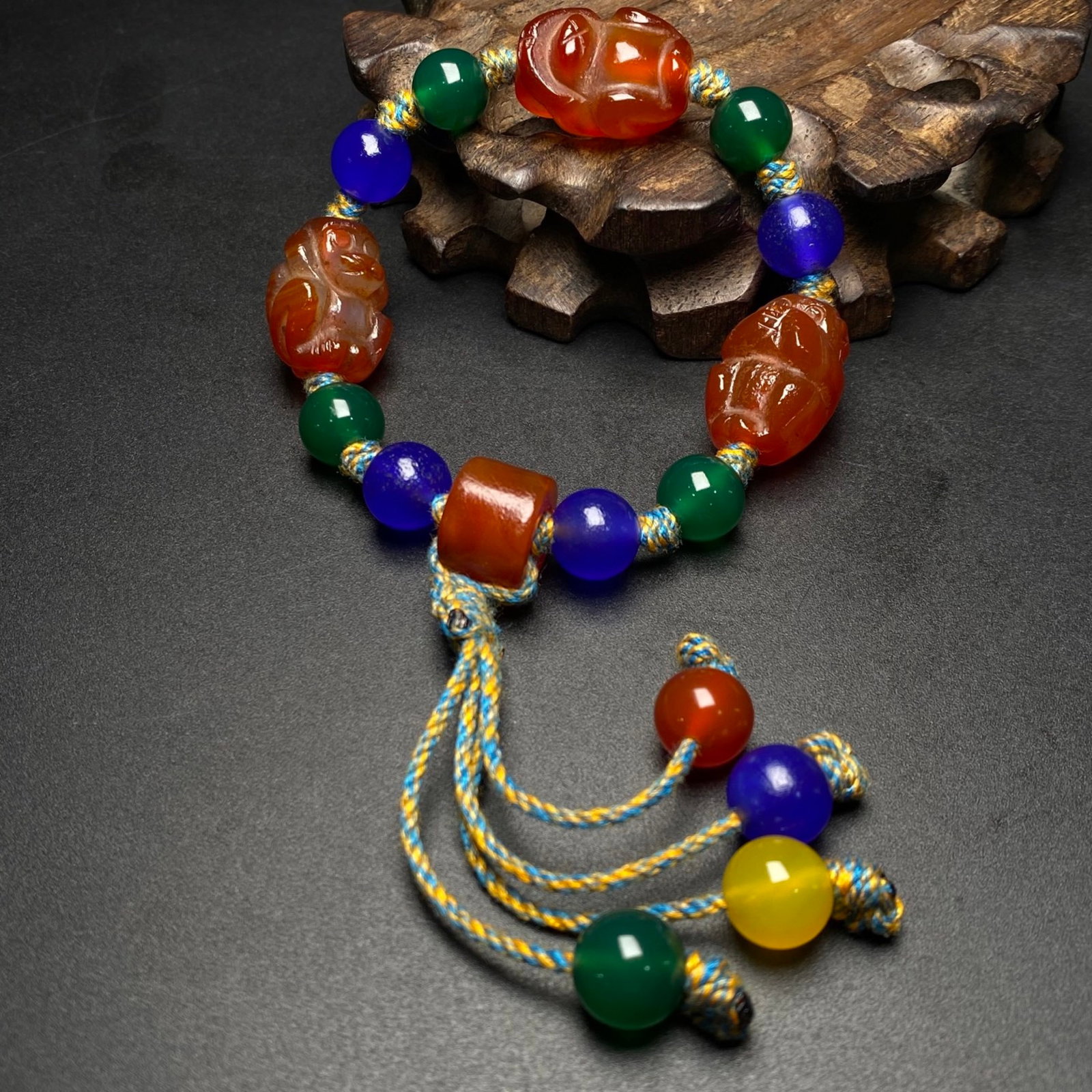 An Exquisite Agate Bracelet - 2