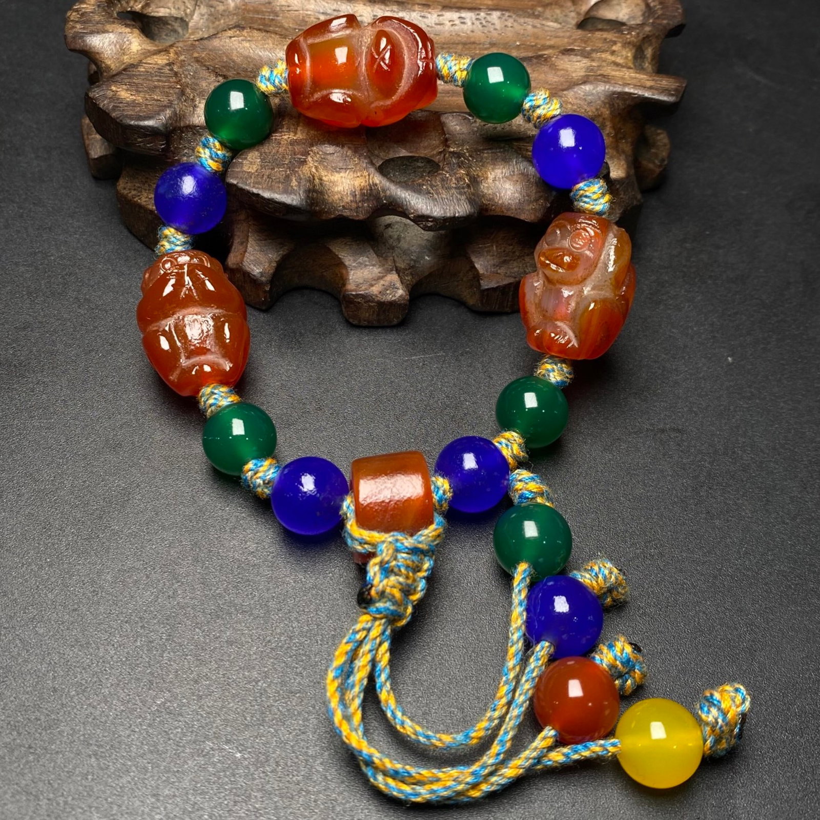 An Exquisite Agate Bracelet - 4
