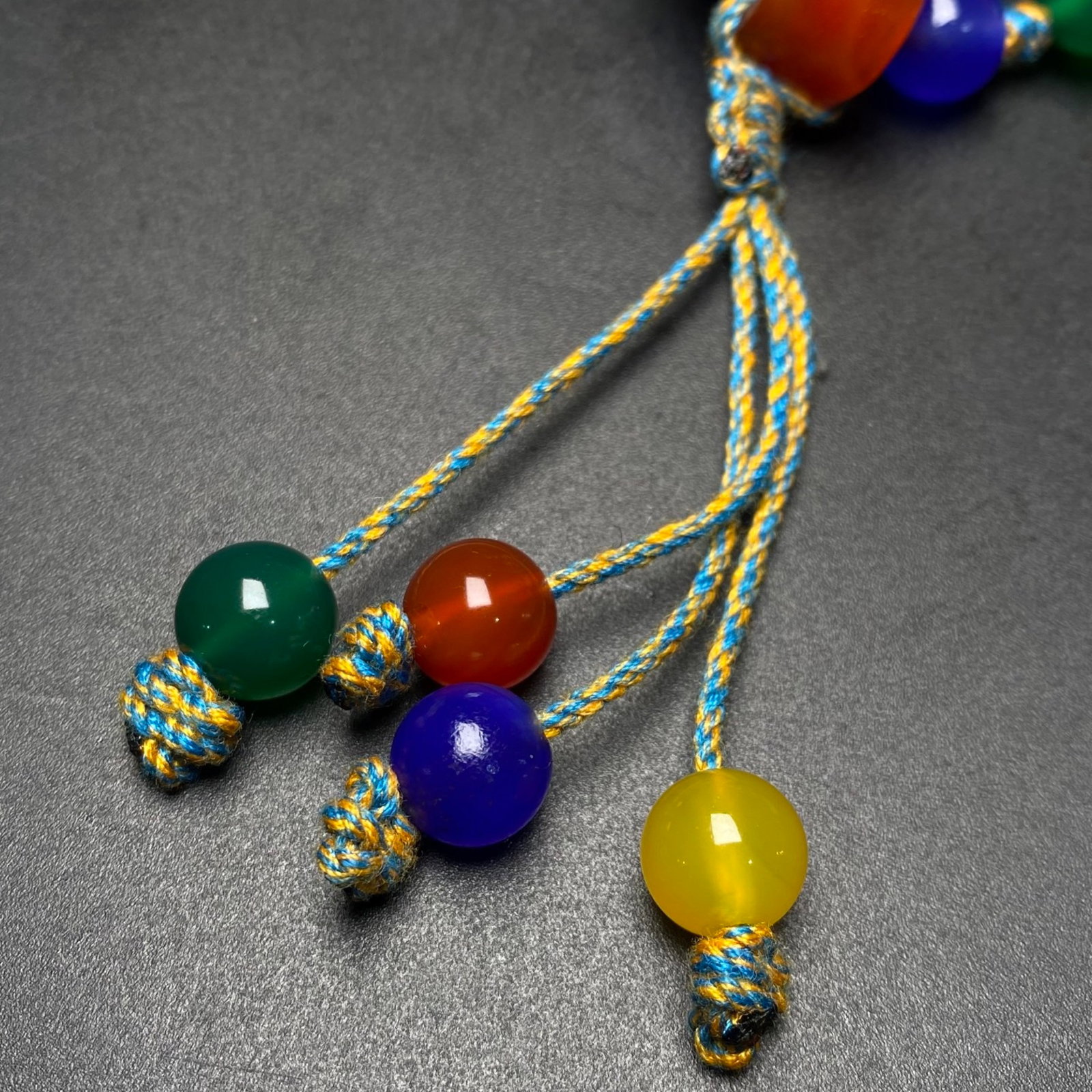 An Exquisite Agate Bracelet - 9