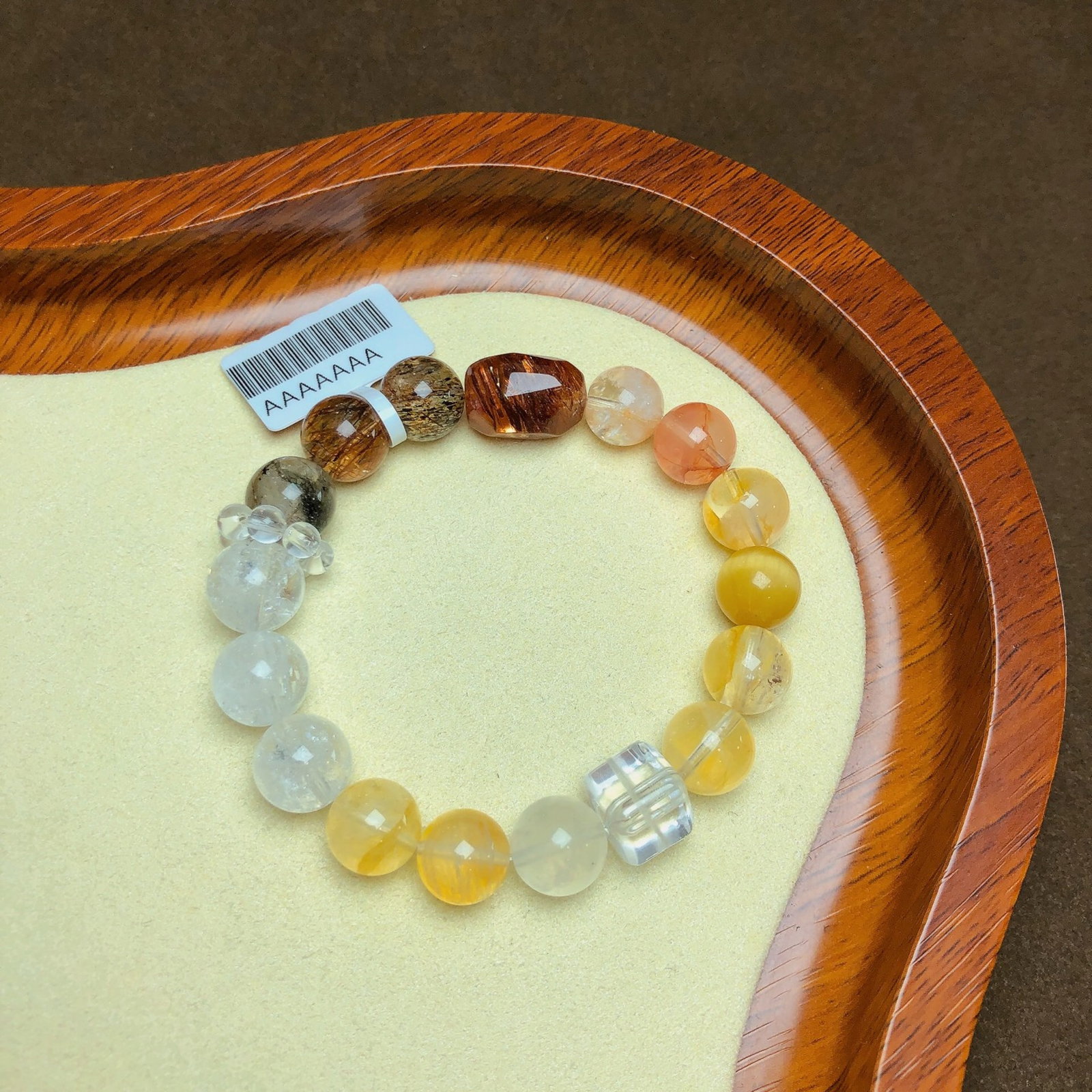 An Exquisite Crystal Bracelet