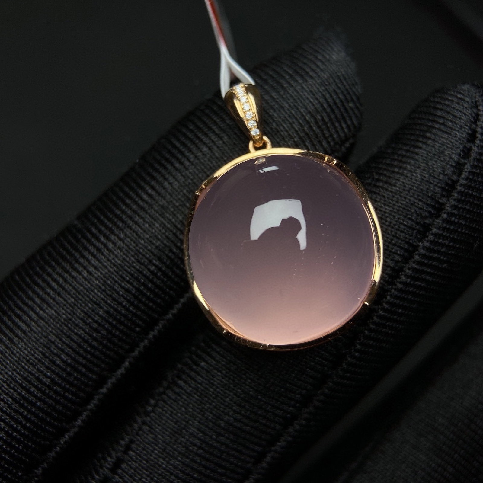 35.8Ctw Natural Crystal Necklace: 35.8Ctw Natural Crystal Necklace,Size:0.7inx0.7in 35.8Ctw天然水晶项链