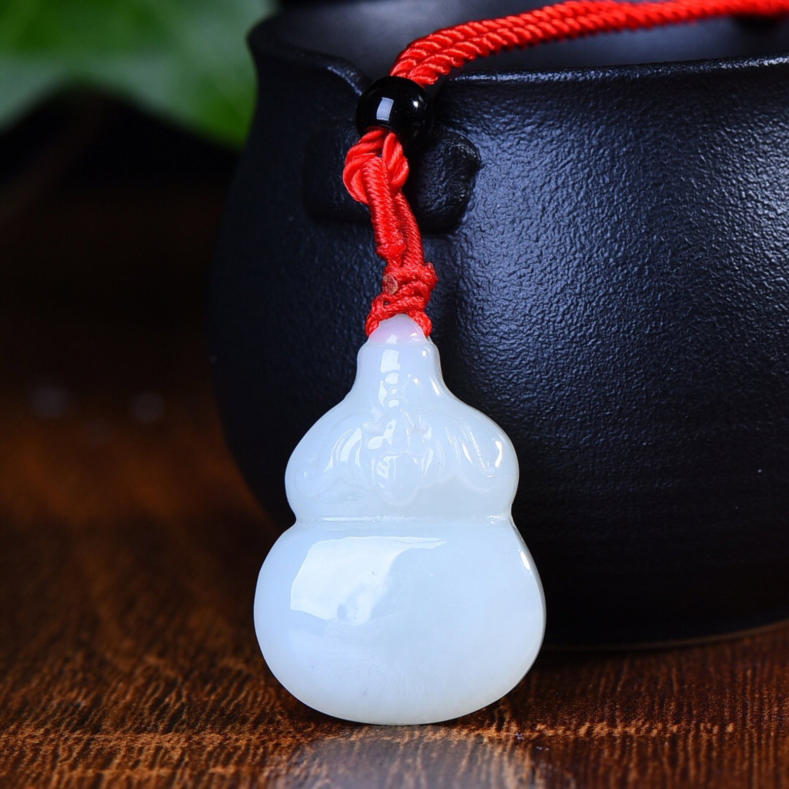 An Exquisite White Jade Gourd Pendant: An Exquisite White Jade Gourd Pendant,Size:1inx1.3in 白玉葫芦挂件