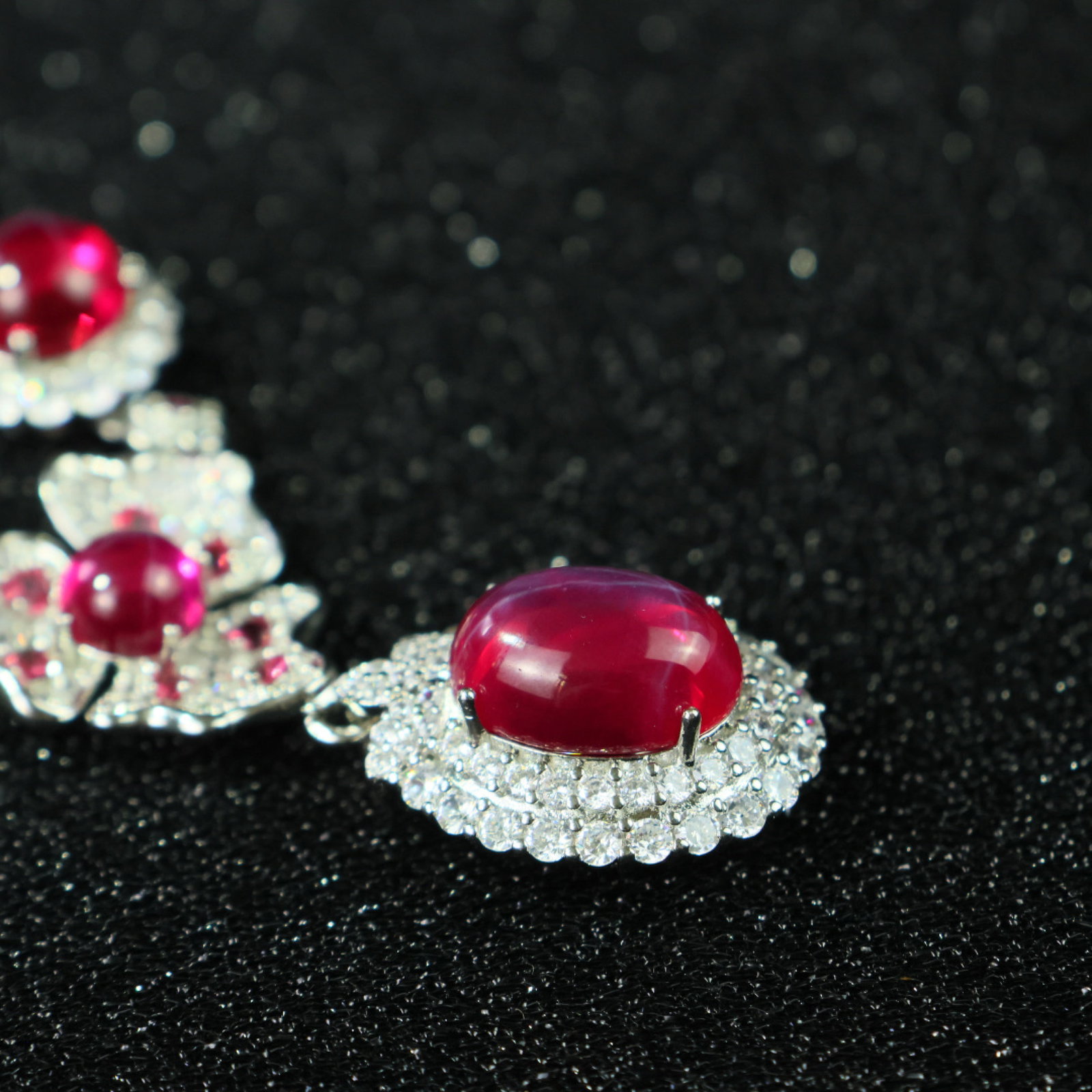 An Exquisite Necklace - 6