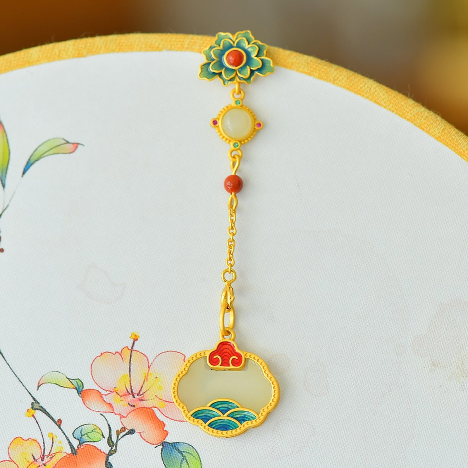 An Exquisite Sterling Silver-Gold Plated Inlaid White Jade Enamel Pendant: An Exquisite Sterling Silver-Gold Plated Inlaid White Jade Enamel Pendant,Size:0.6inx0.8in 纯银镀金镶白玉珐琅吊坠