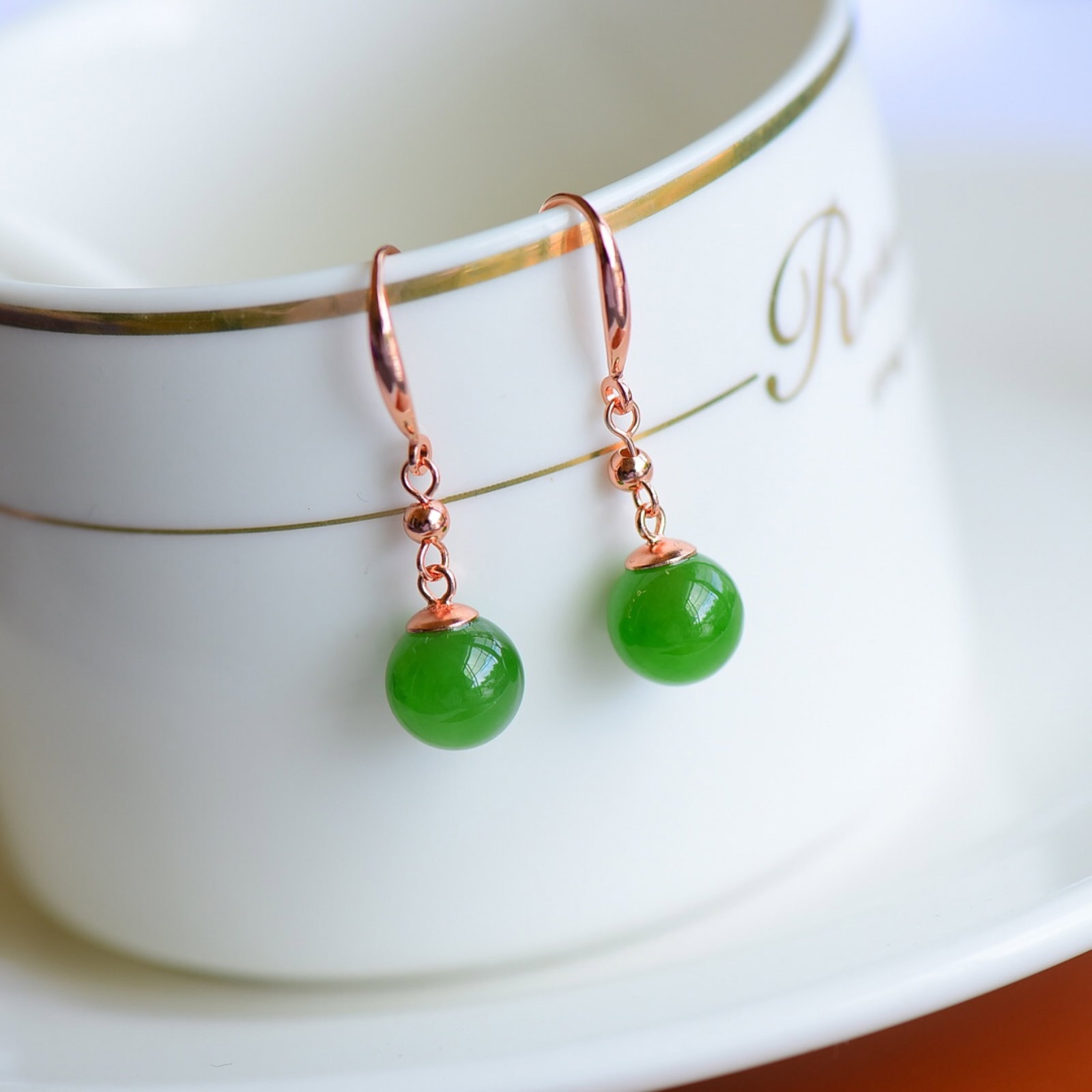 A Pair of Exquisite Sterling Silver-Gold Plated Inlaid Jasper Earrings: A Pair of Exquisite Sterling Silver-Gold Plated Inlaid Jasper Earrings , Size :0.4inx0.4in