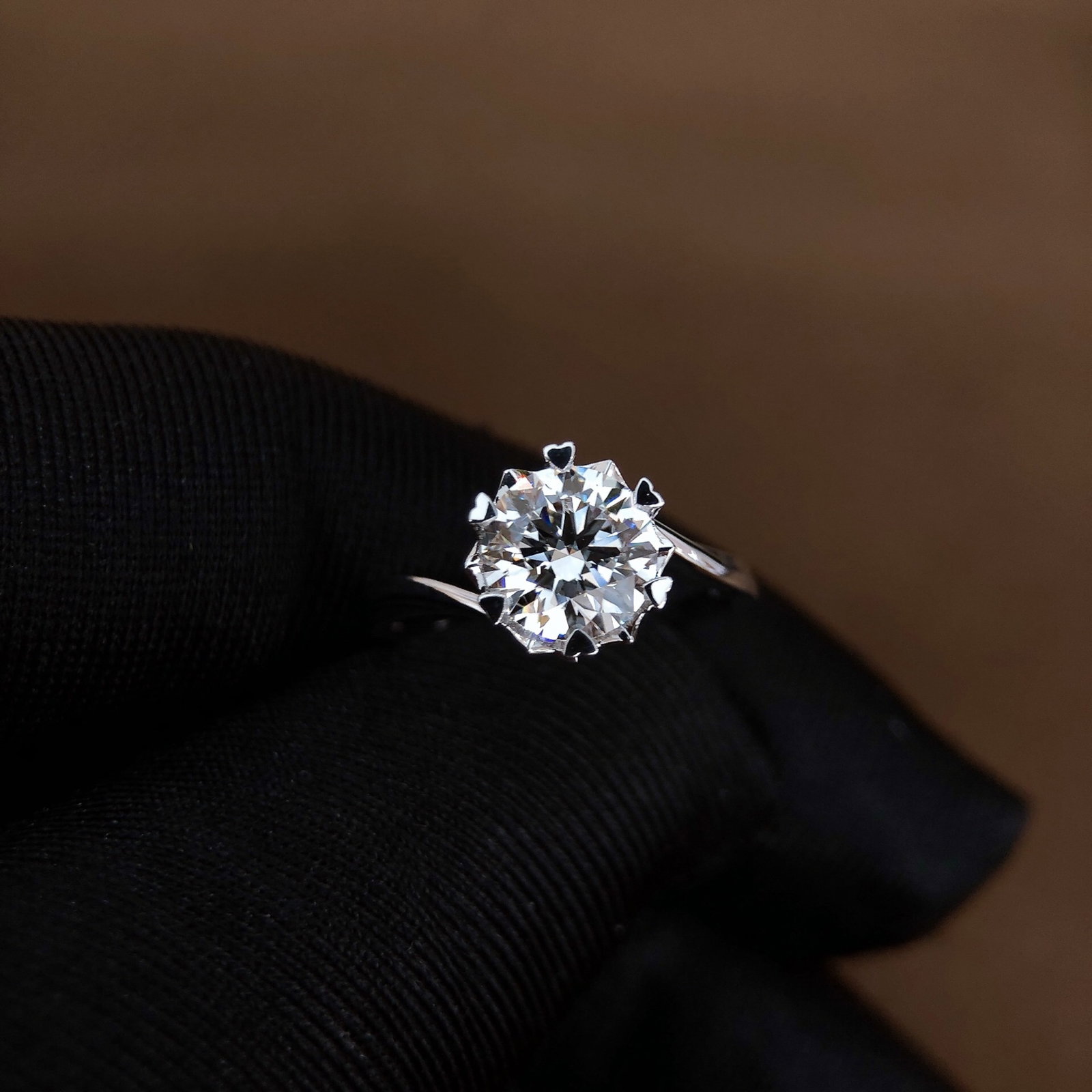18k Gold Inlaid 2Ctw Diamond Ring: 18k Gold Inlaid 2Ctw Diamond Ring,Size:0.3inx0.3in 18K金嵌2Ctw钻石戒指