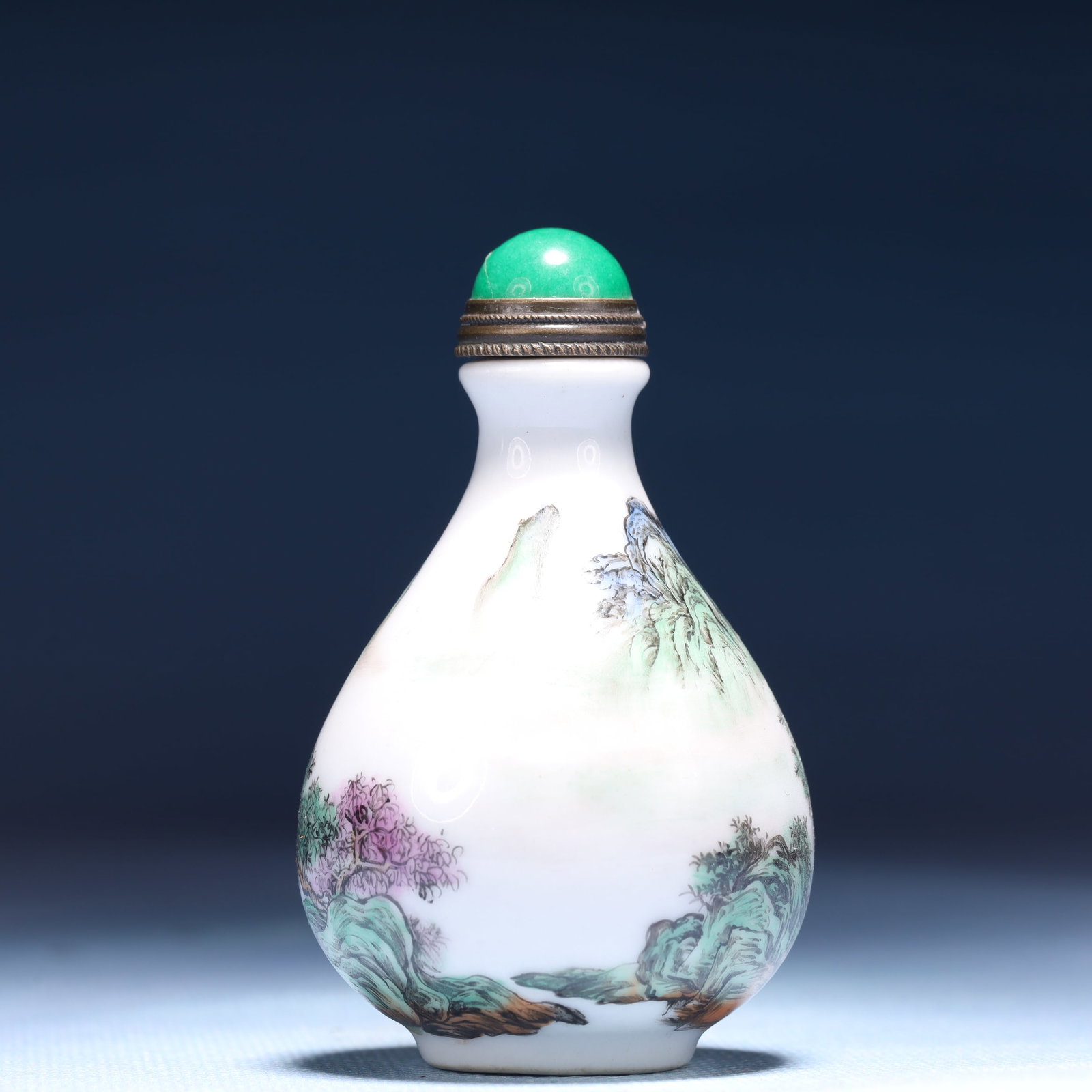 An Exquisite Enamel Landscape Pattern Snuff Bottle - 3