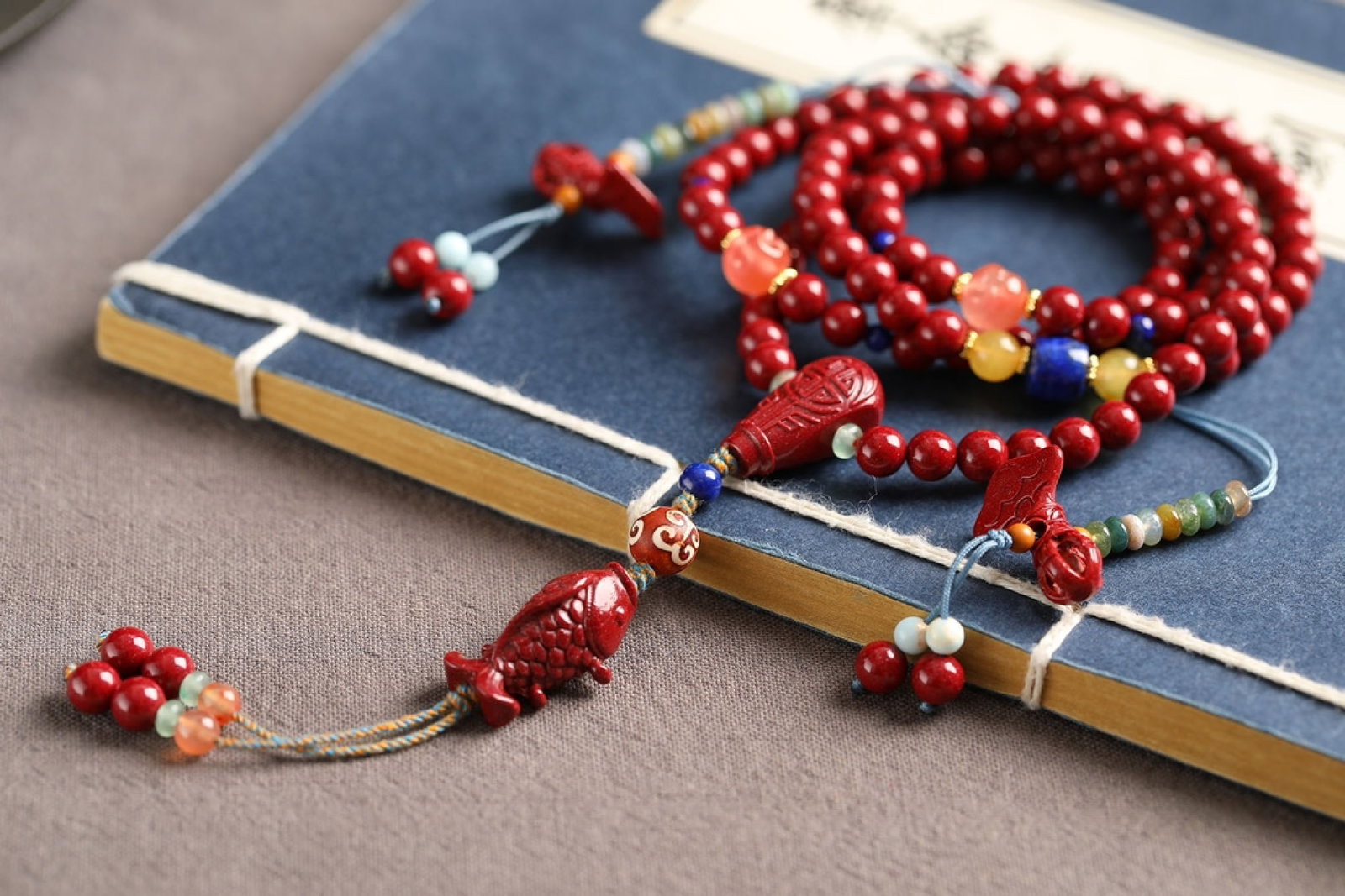 An Exquisite Cinnabar Bracelets - 8