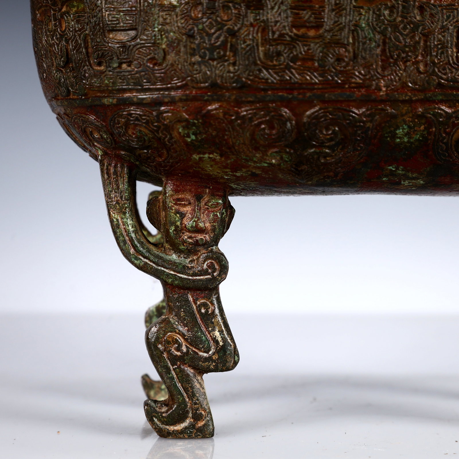 A Rare Bronze Dragon Pattern Box - 3