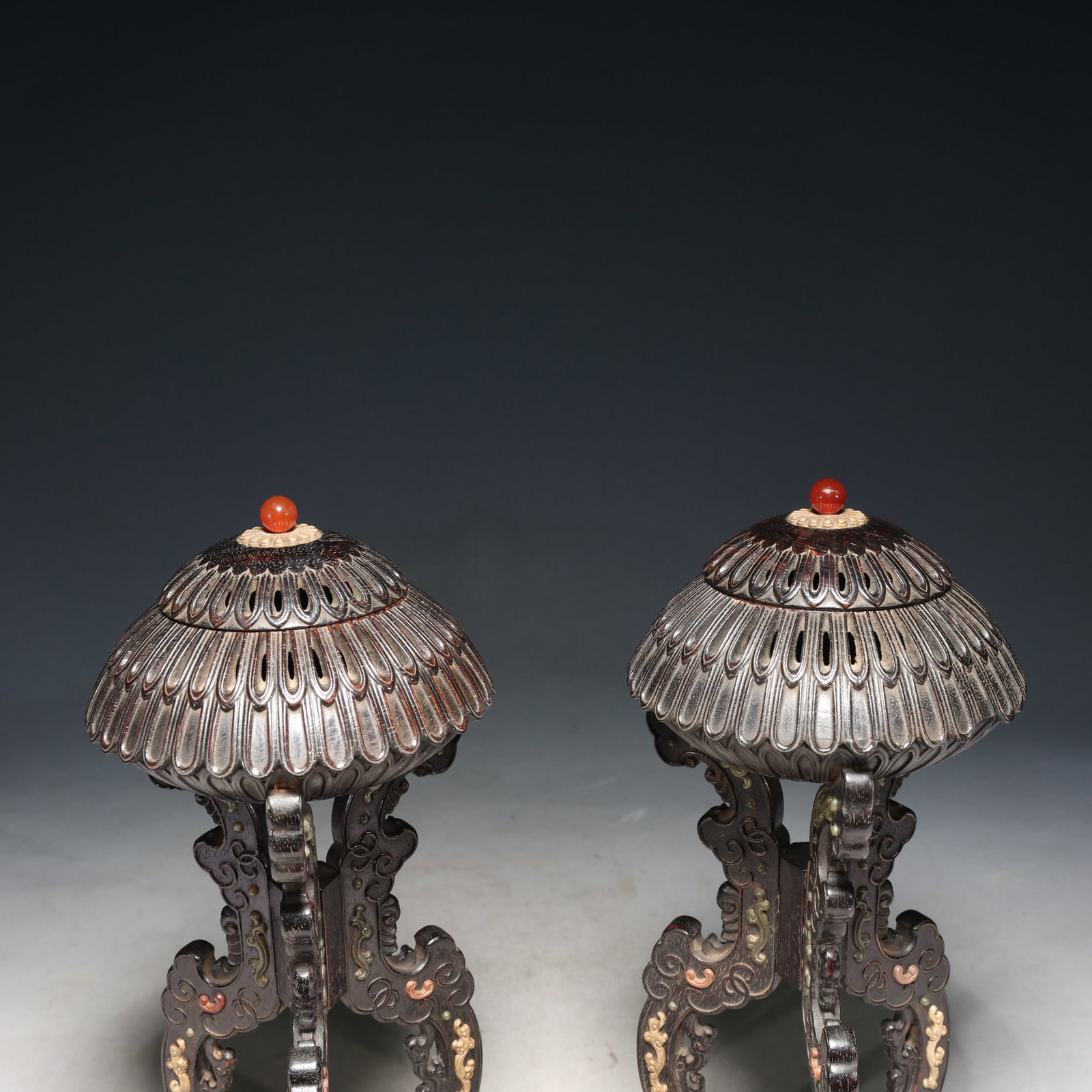A Pair of Rare Eaglewood Inlaid White Jade Chi-Dragon Pattern Tripod Ornaments - 2