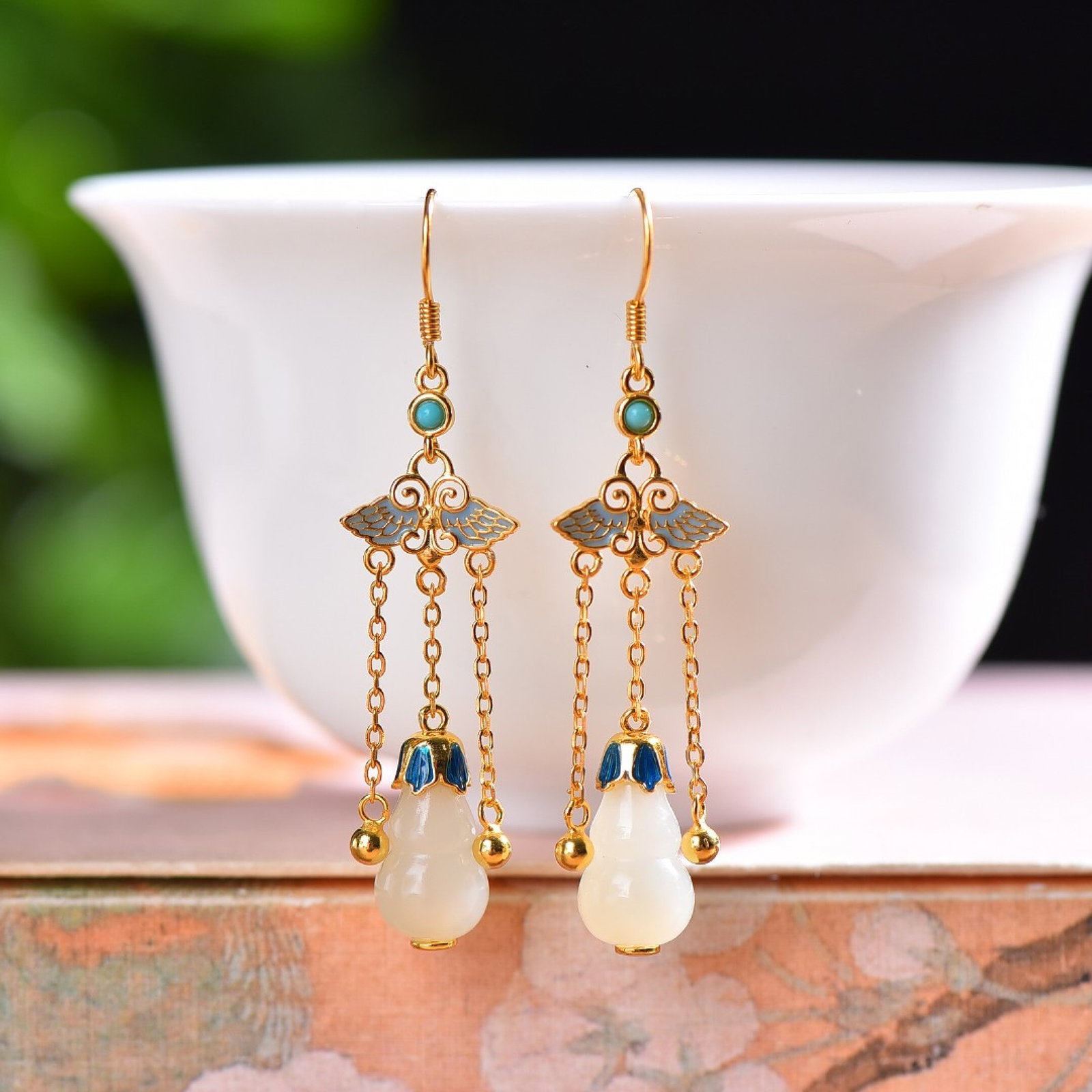 A Pair of Exquisite Sterling Silver-Gold Plated Inlaid White Jade Enamel Gourd Earrings: A Pair of Exquisite Sterling Silver-Gold Plated Inlaid White Jade Enamel Gourd Earrings,Size:8mmx13mm 一对纯银镀金镶白玉珐琅葫&#