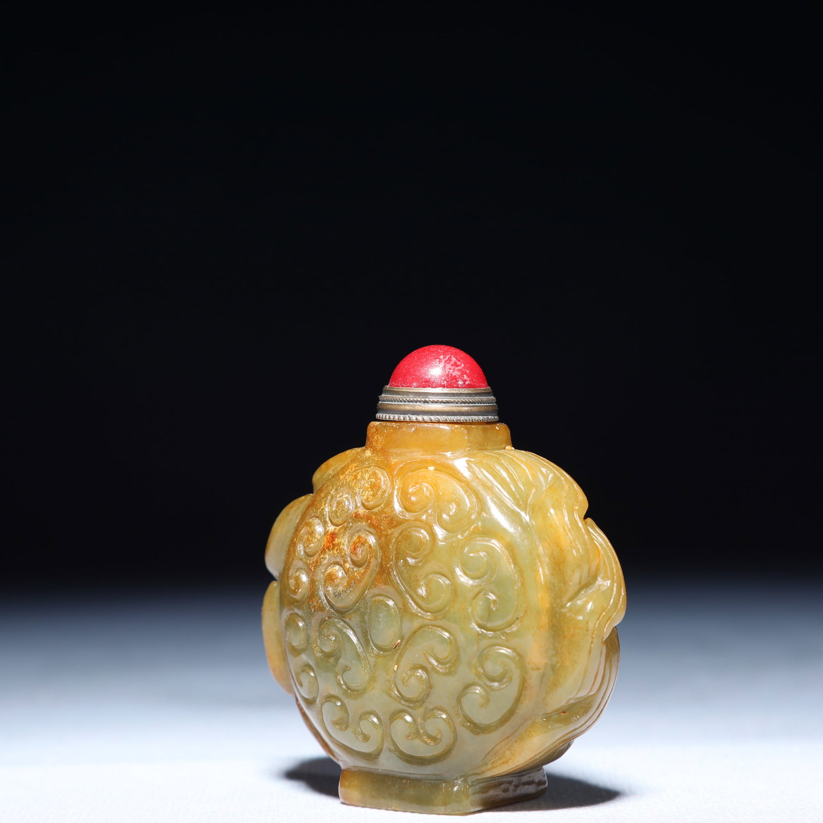 An Exquisite Green Jade Auspicious Cloud Pattern Snuff Bottle - 2