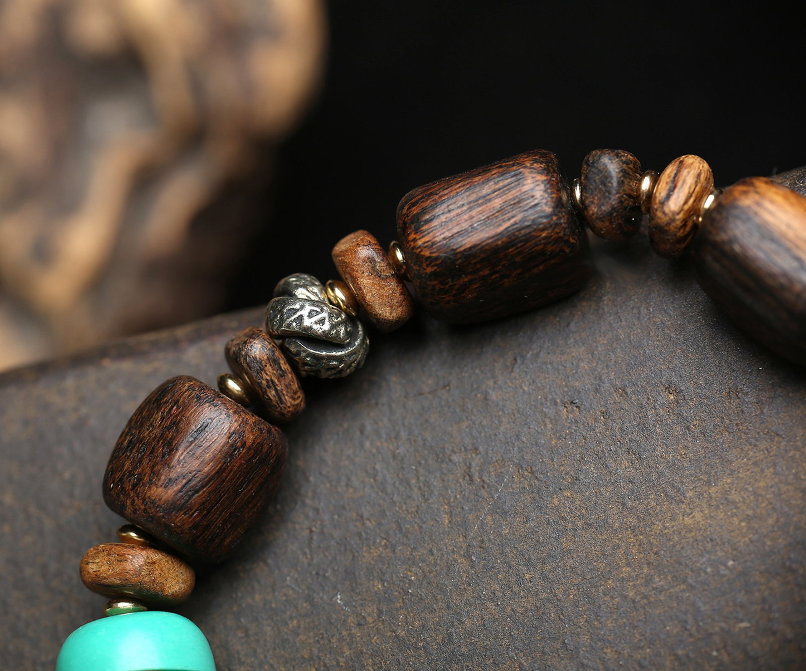 An Exquisite Eaglewood Bracelets - 4