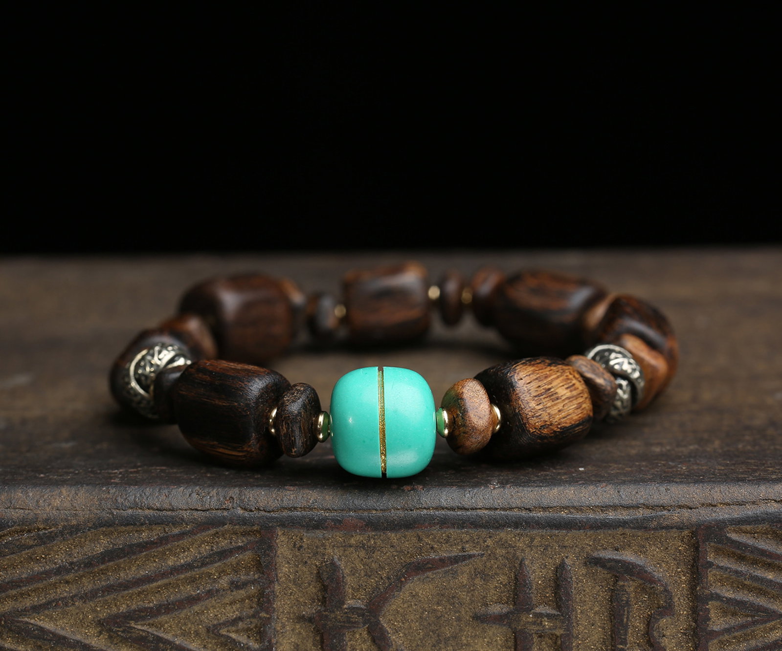 An Exquisite Eaglewood Bracelets - 5