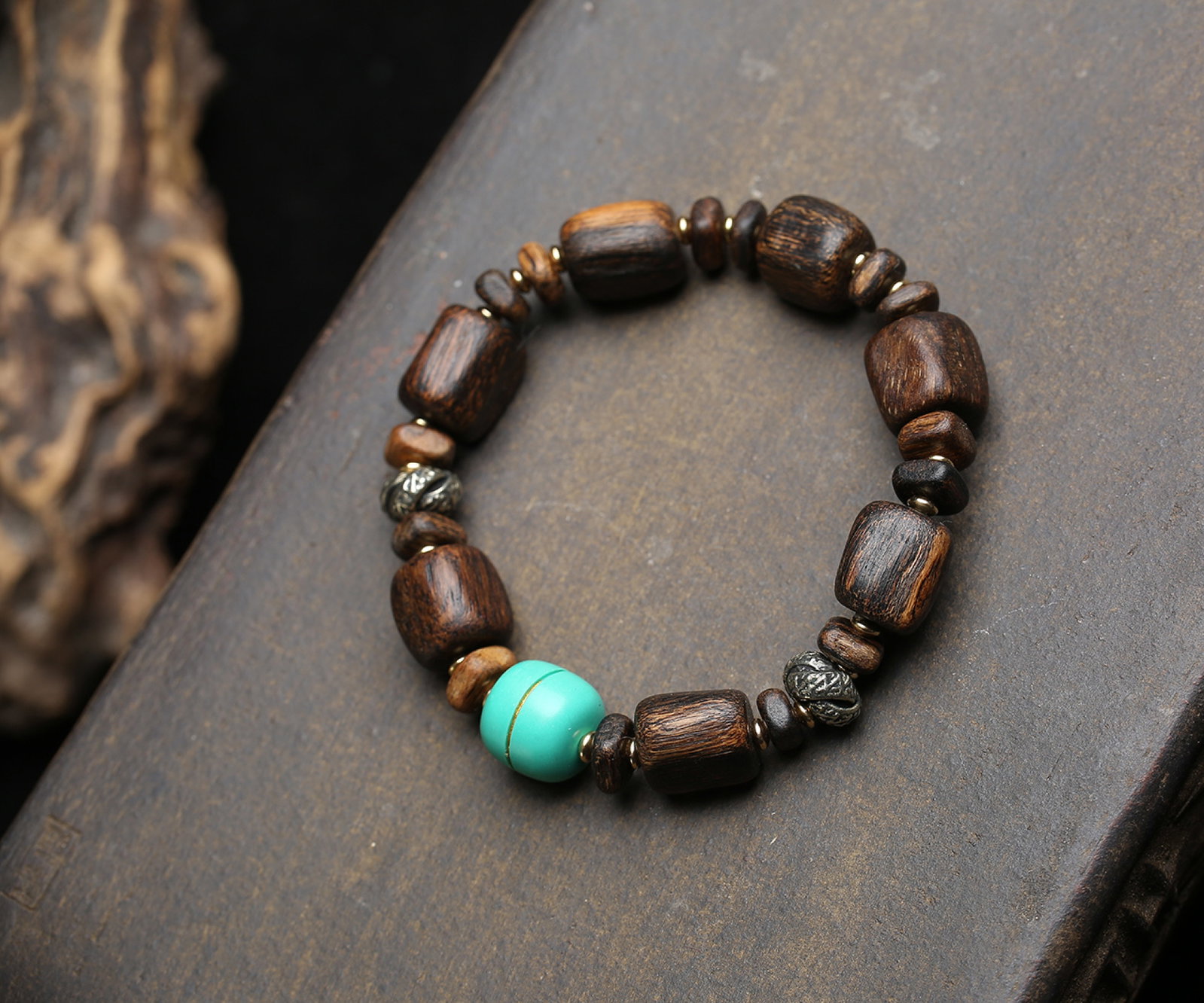 An Exquisite Eaglewood Bracelets - 6
