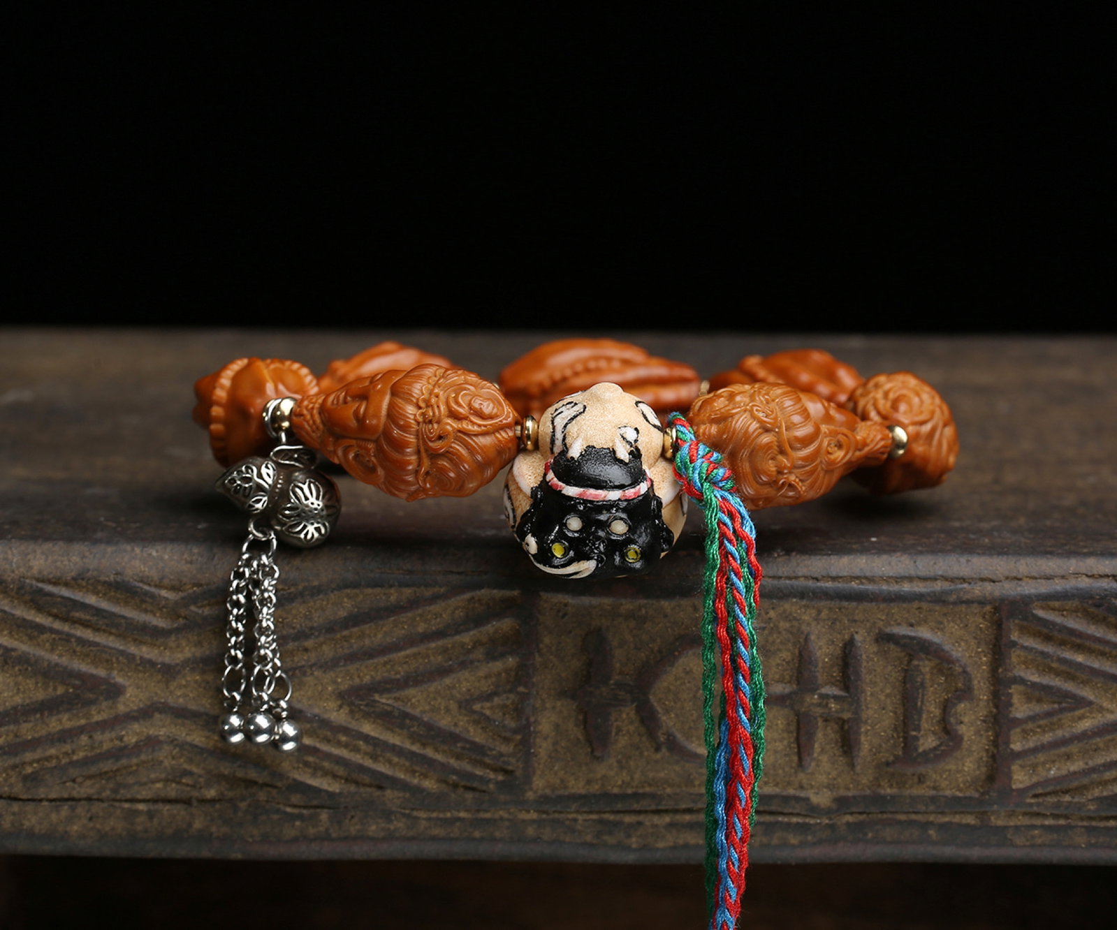 An Exquisite Olive PitBuddha-Face Pattern Bracelets - 3