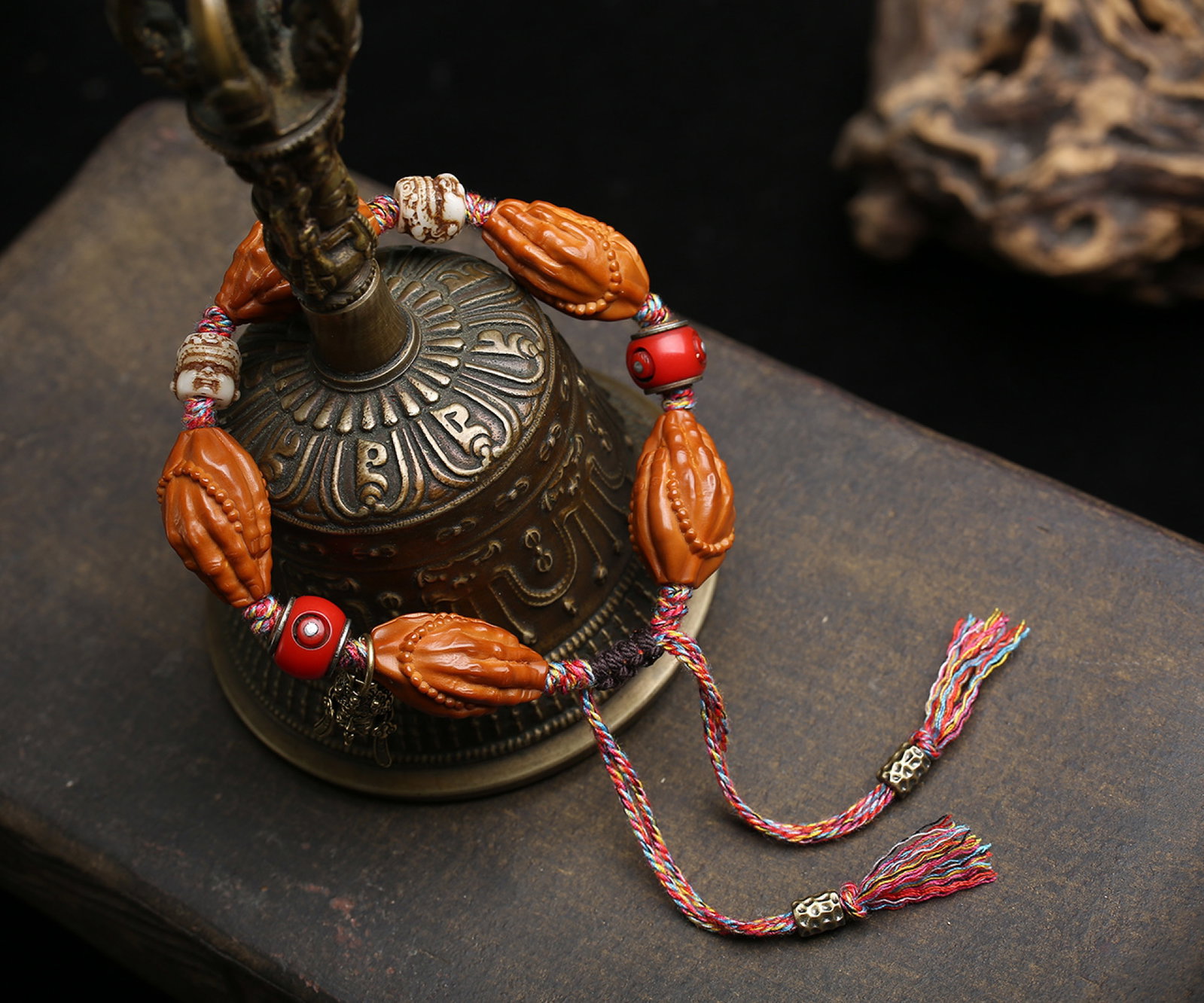 An Exquisite Olive Pit Bergamot Pattern Bracelets - 4