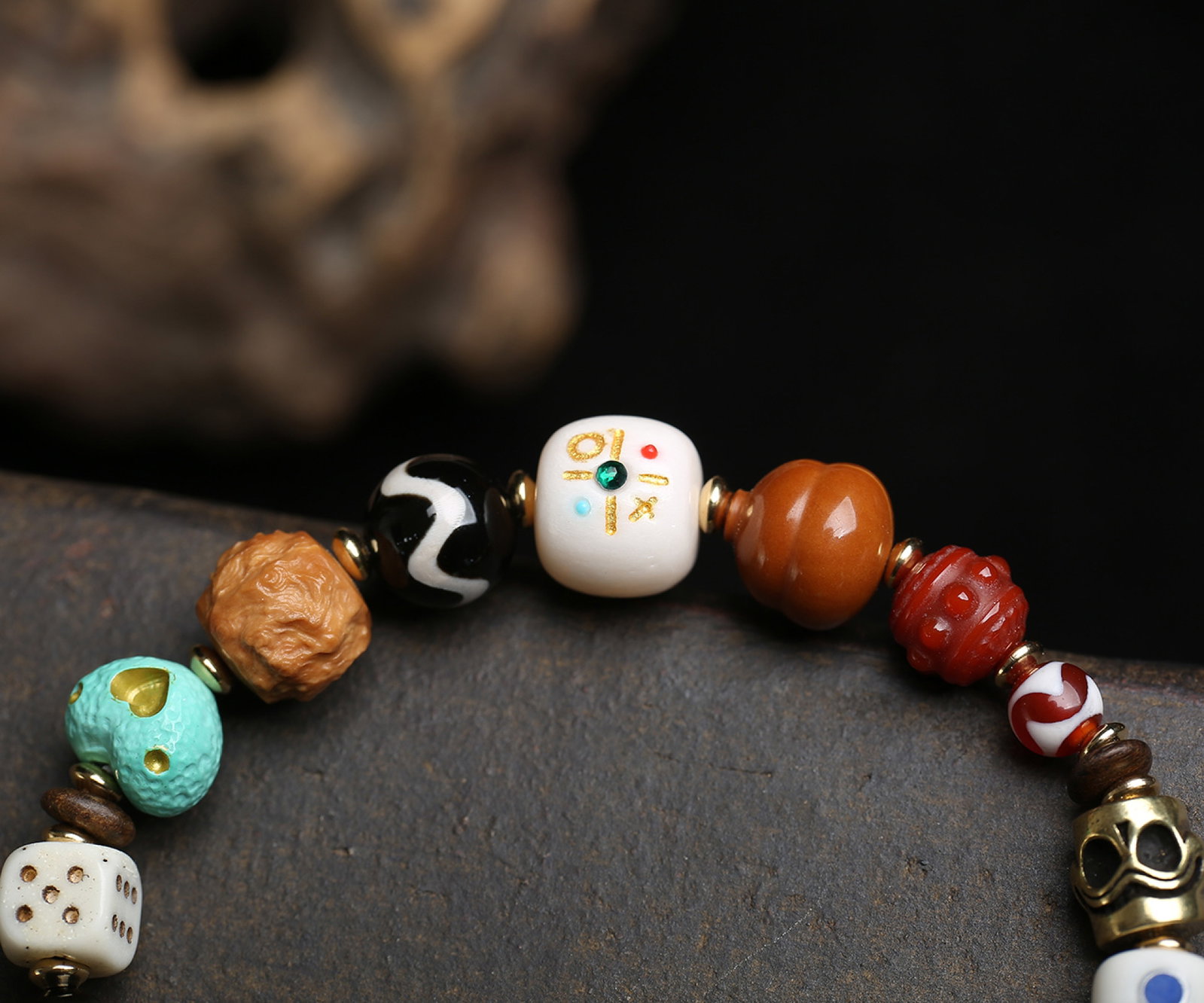 An Exquisite Multi-Gem Bracelets - 3