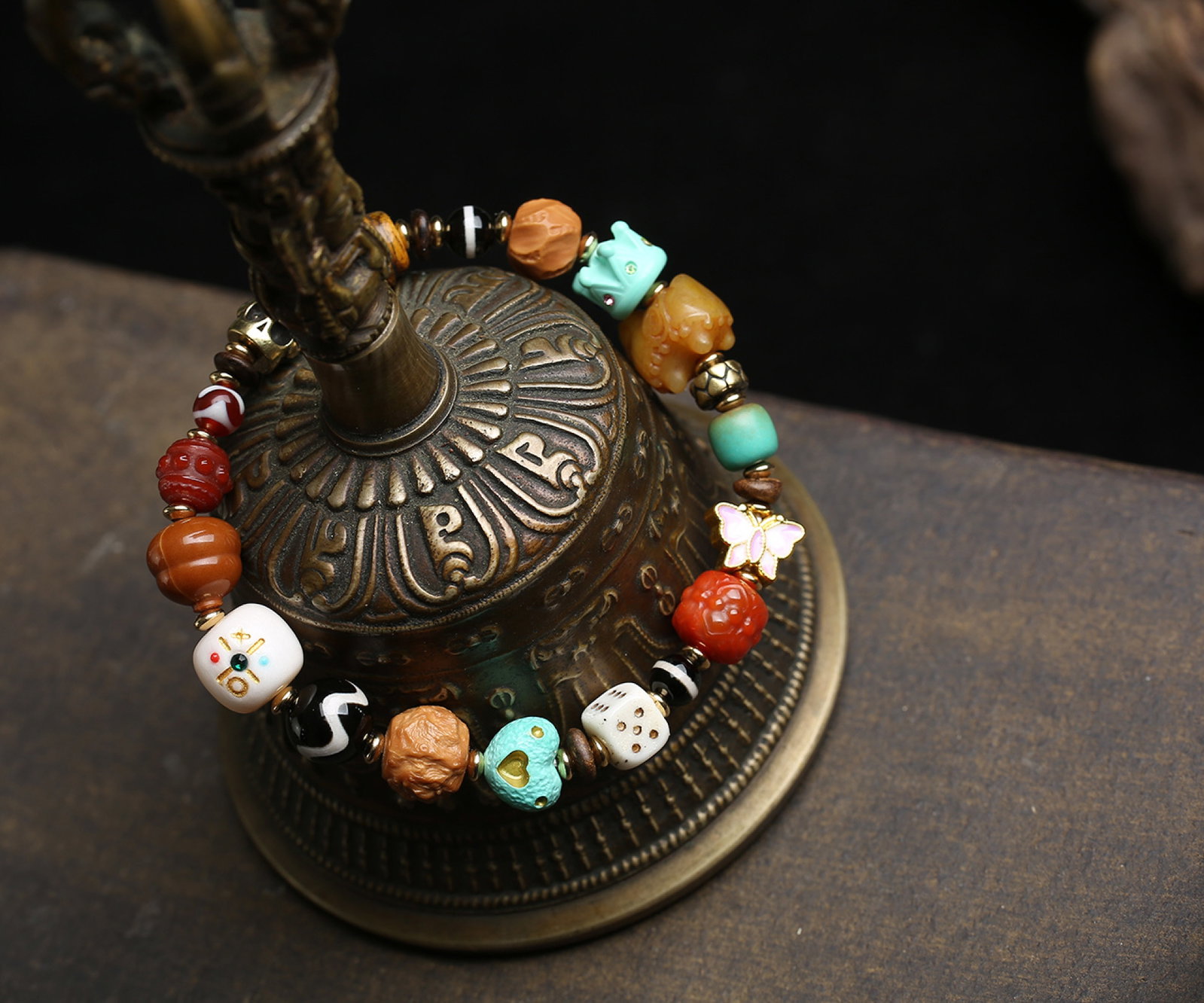 An Exquisite Multi-Gem Bracelets - 5
