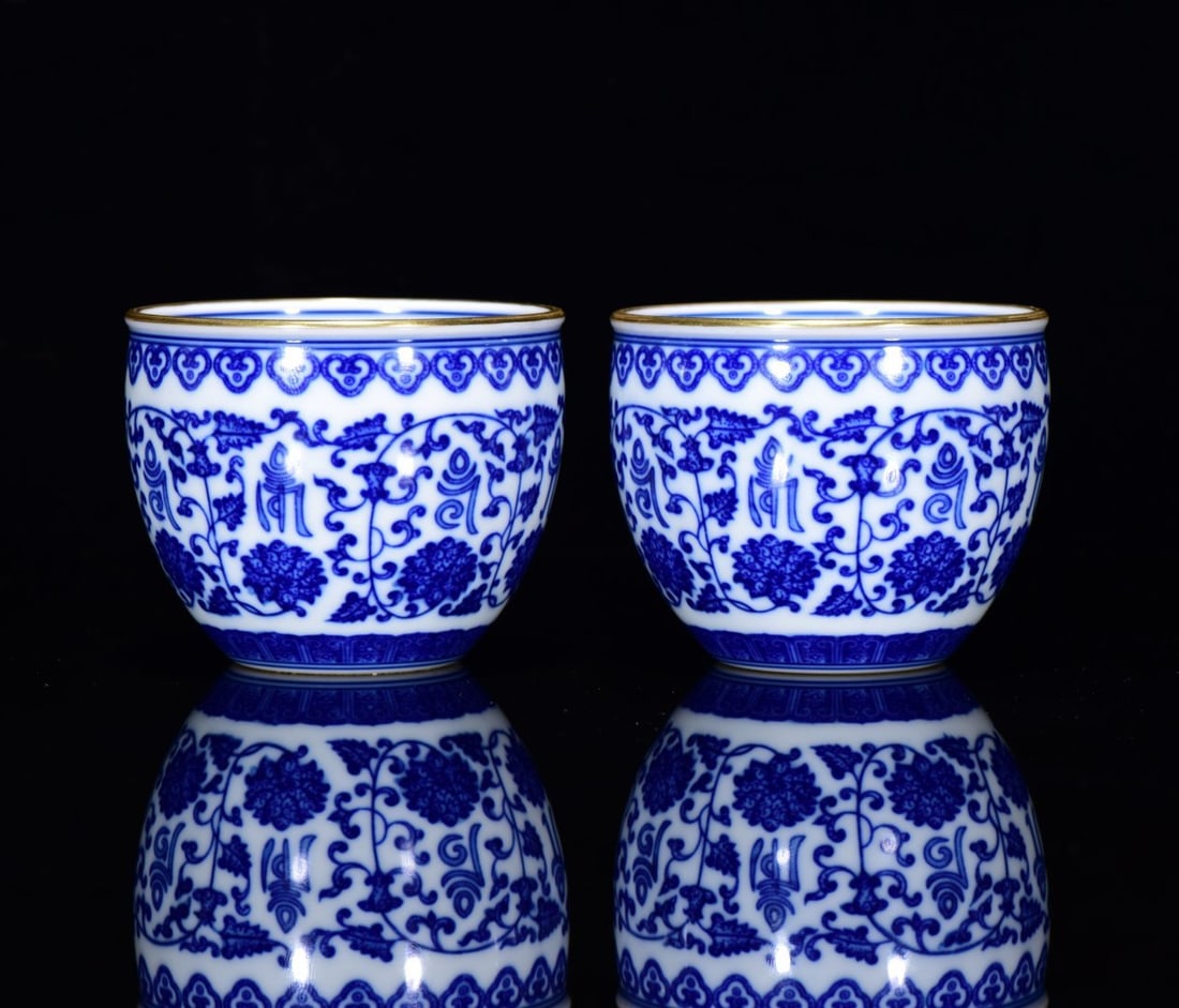 A Pair of Exquisite Blue and White Lotus Pattern Bowls: A Pair of Exquisite Blue and White Lotus Pattern Bowls,Qing Dynasty,China,with Yongzheng Six-character