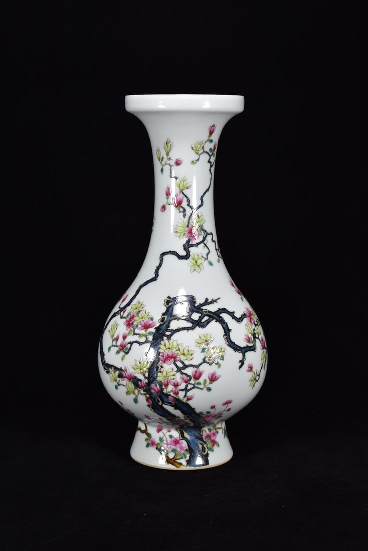 An Exquisite Enamel Flower Pattern Vase: An Exquisite Enamel Flower Pattern Vase,Qing Dynasty,China,with Yongzheng Six-character