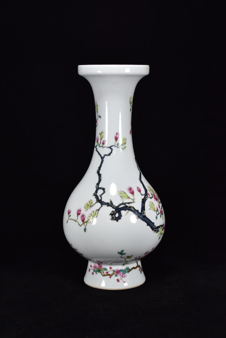 An Exquisite Enamel Flower Pattern Vase - 2