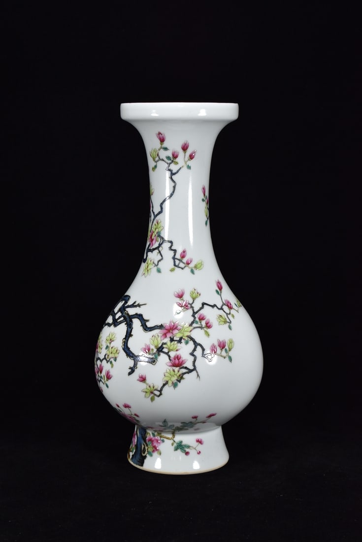 An Exquisite Enamel Flower Pattern Vase - 3