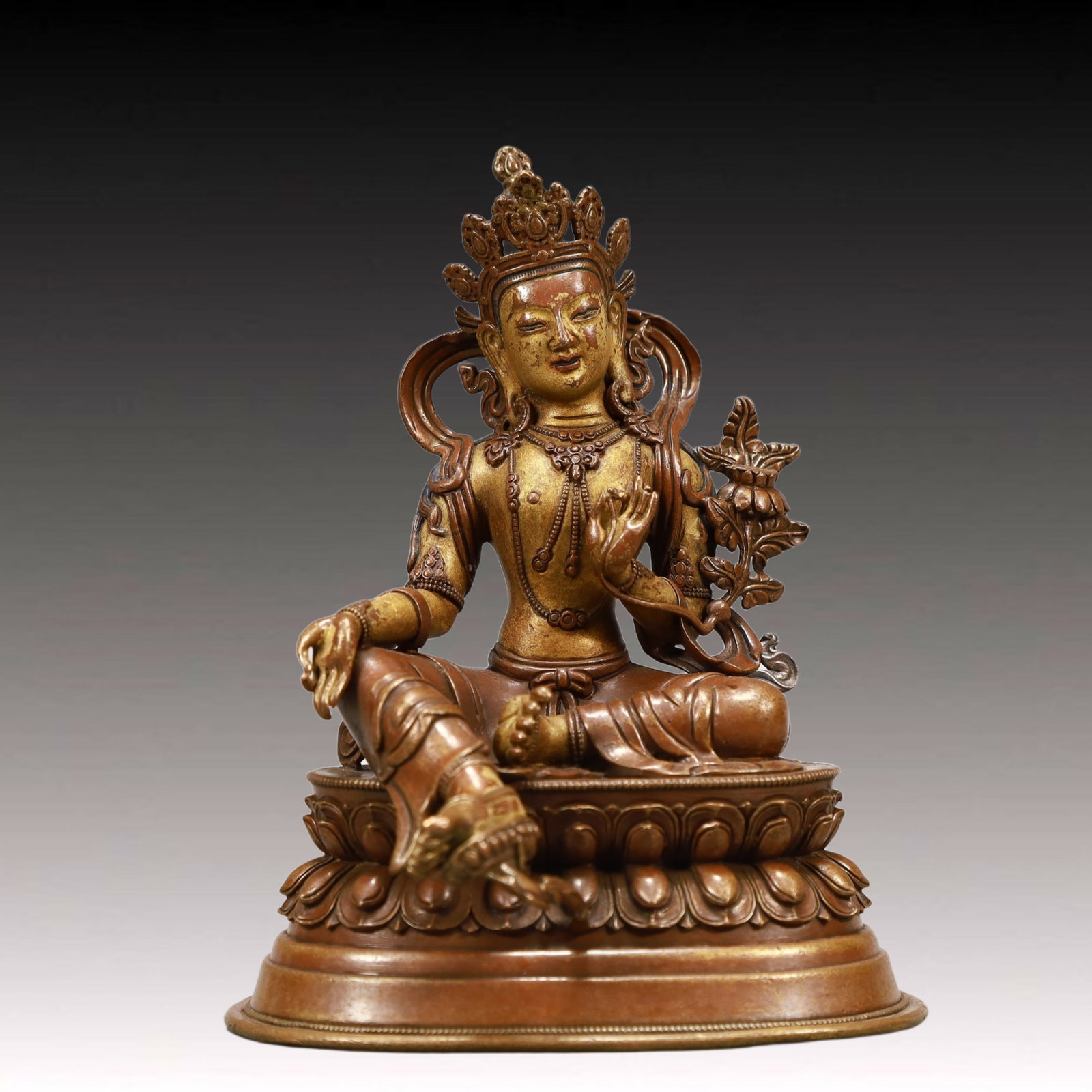 A Solemn Bronze Statue of Tara: A Solemn Bronze Statue of Tara,Qing Dynasty,China,Size:4.7inx3.5inx6.1in,Weight:750g,铜度母像,中国清代