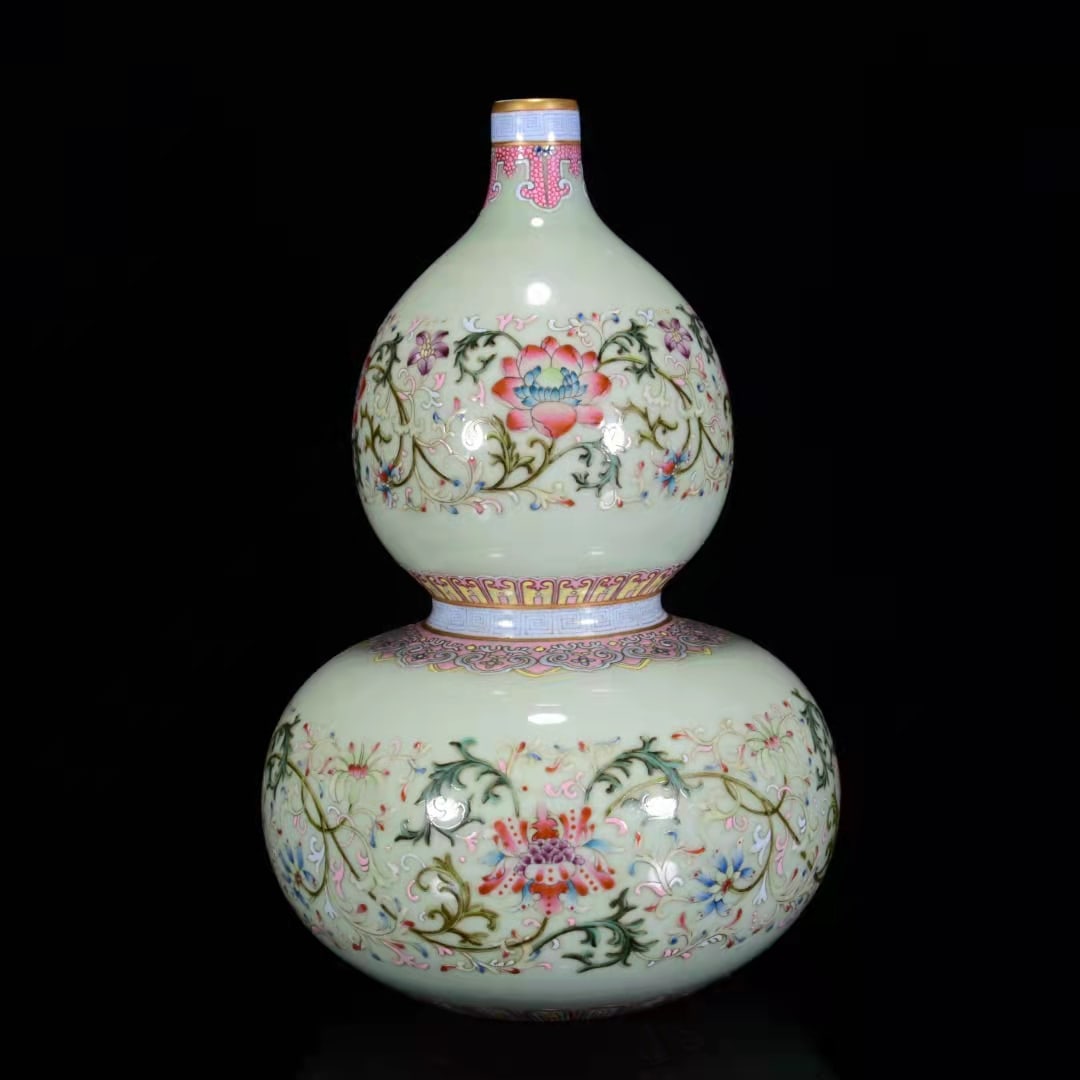 An Exquisite Celadon Glazed Lotus Pattern Gourd Vase: An Exquisite Celadon Glazed Lotus Pattern Gourd Vase,Qing Dynasty,China,with Qianlong Six-character
