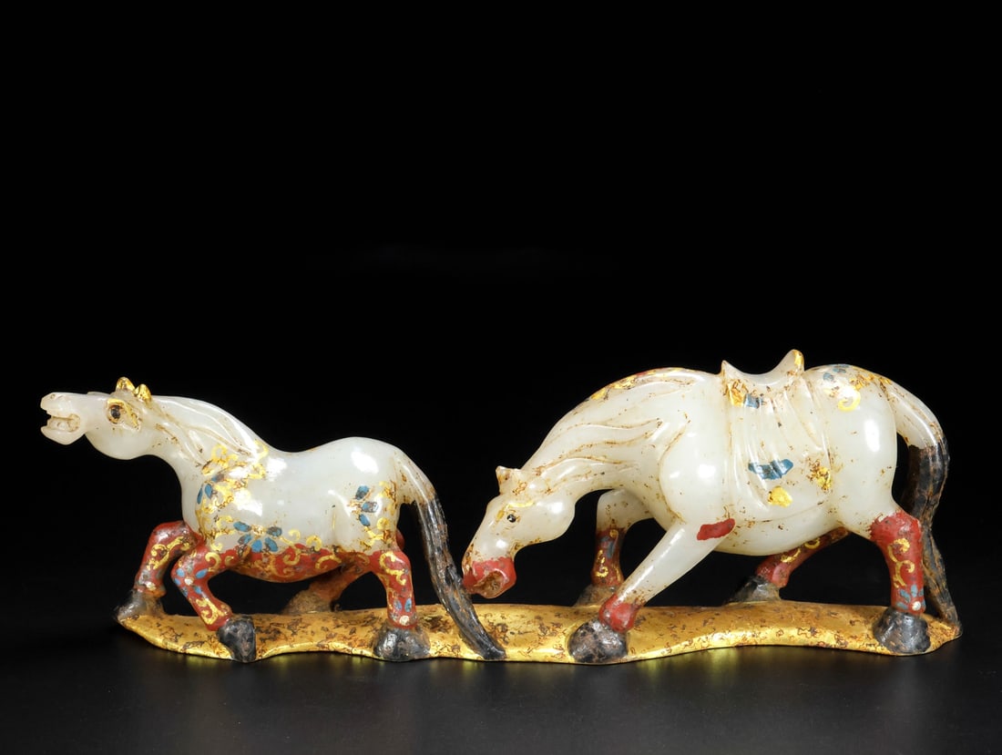 An Exquisite White Jade Painted Color Horse Ornament: An Exquisite White Jade Painted Color Horse Ornament,Qing Dynasty,China,Size:8.7inx1.6inx2.8in,Weight:412g,白玉彩绘马摆件,中国清代