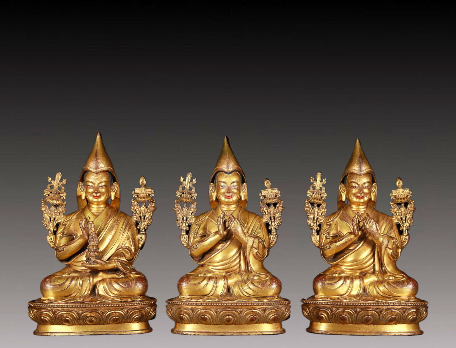 A Rare Gilt Bronze Tsongkhapa: A Rare Gilt Bronze Tsongkhapa,Qing Dynasty,China,Mark of Qianlong,Size:5.5inx3.5inx9.4in,Weight:5615g
