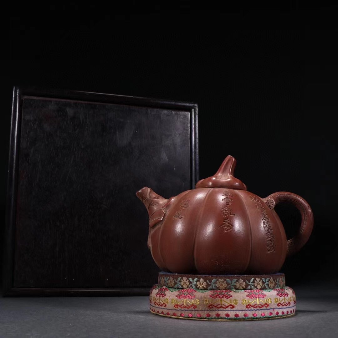 An Exquisite Purple Sands Pumpkin Pot,with poem: An Exquisite Purple Sands Pumpkin Pot,with poem,Qing Dynasty,China,with Famous Artisan