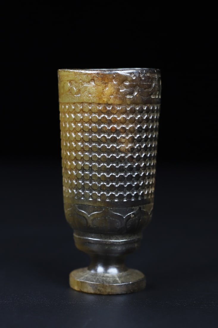 An Exquisite White Jade Cup - 4
