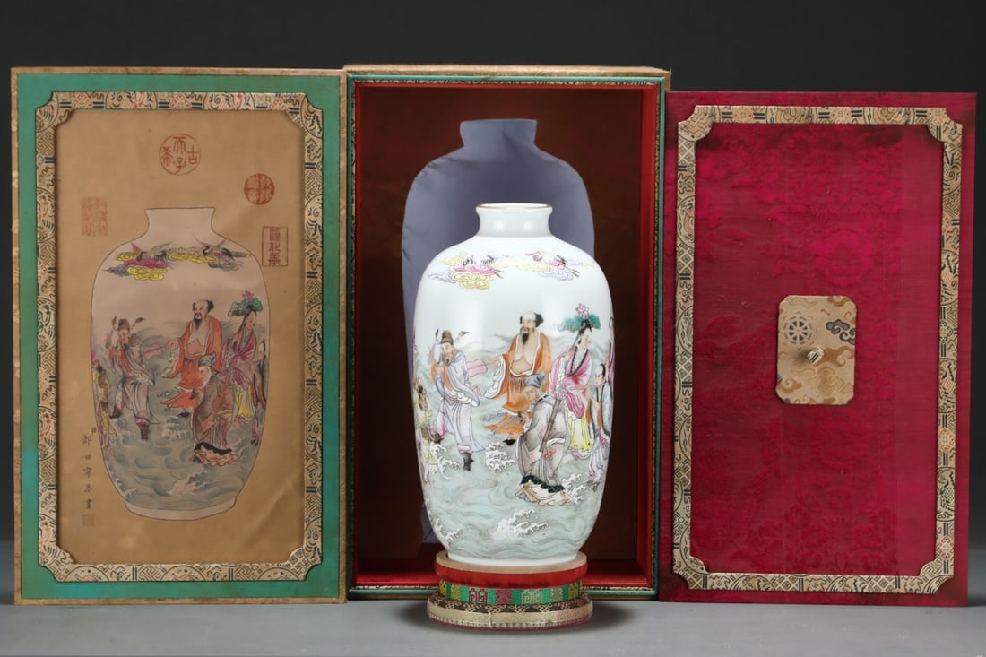 An Exquisite Famille-Rose Painted Gold Character and Story Pattern Vase,with poem: An Exquisite Famille-Rose Painted Gold Character and Story Pattern Vase,with poemQing Dynasty, China, Yongzheng Six-character MarkSize:12.8inx7.3in,粉彩描金人物