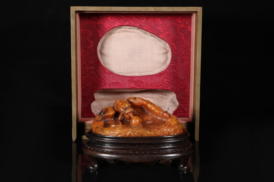 An Exquisite Tianhuang Stone Dragon Pattern Brush Washer,with poem (1 of 9)