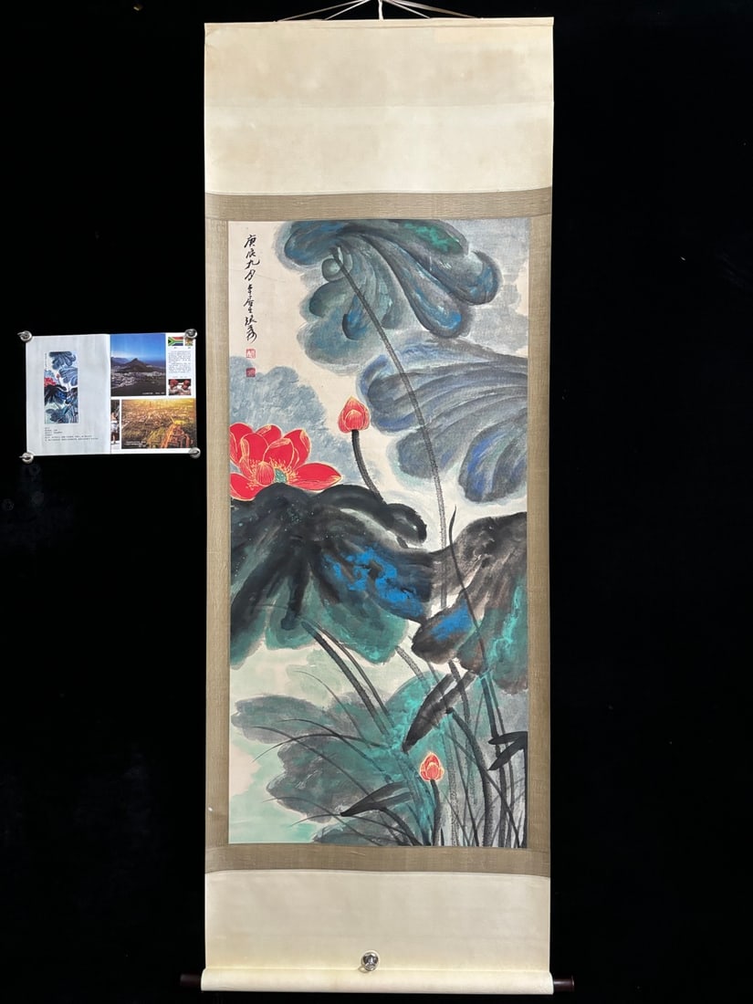 A Chinese Vertical Scroll Ink Painting of Flowe on Paper: A Chinese Vertical Scroll Ink Painting of Flowe on Paper,Zhang daqian,Size:(entirety)80.7inx31.5in,(Without frame)53.9inx27.2in,一幅中国水墨花卉画