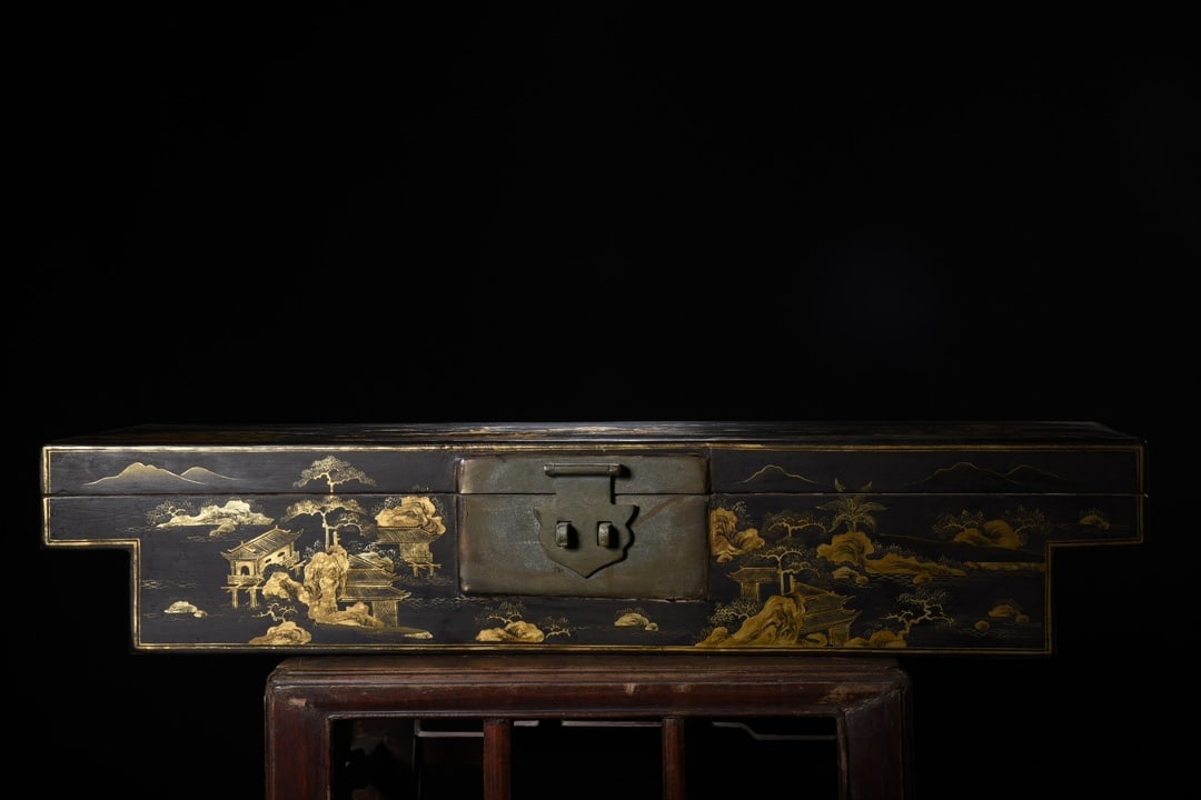 An Exquisite Wooden Painted Gold Landscape Pattern Box (1 of 10)