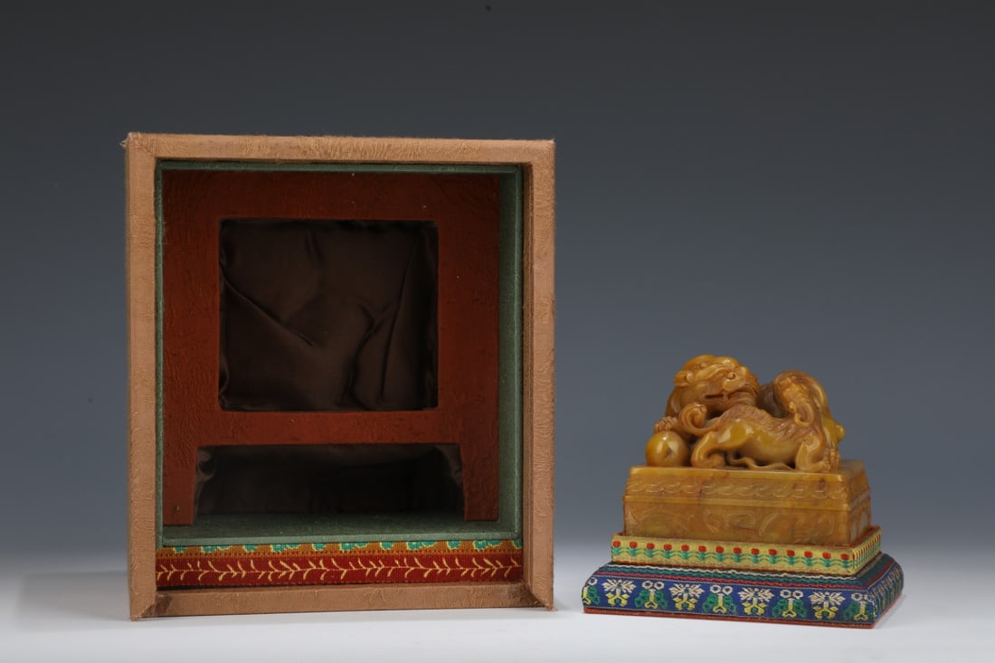 An Exquisite Tianhuang Stone Auspicious Animal Seal