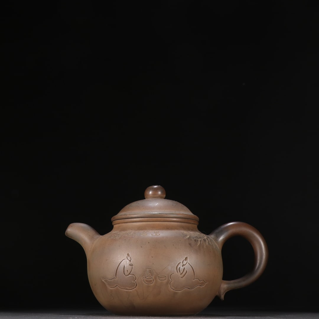An Exquisite Purple Sands Teapot,with poem: An Exquisite Purple Sands Teapot,with poem,Qing Dynasty,China,with Famous Artisan Mark,Size:5.3inx7.3in,紫砂茶壶,带诗文,中国清代,ñ