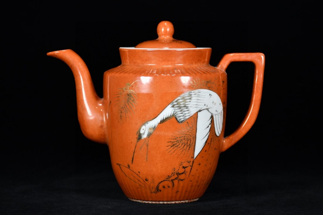 An Exquisite Iron-Red Jiacai Painted Gold Pine and Crane Pattern Ewer (1 of 9)