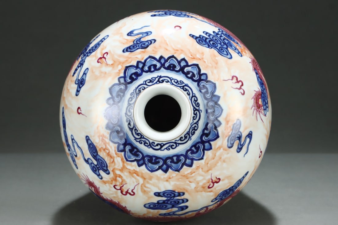 An Exquisite Blue and White Ruby Red-Glazed Dragon Pattern Seawater Pattern Vase - 7