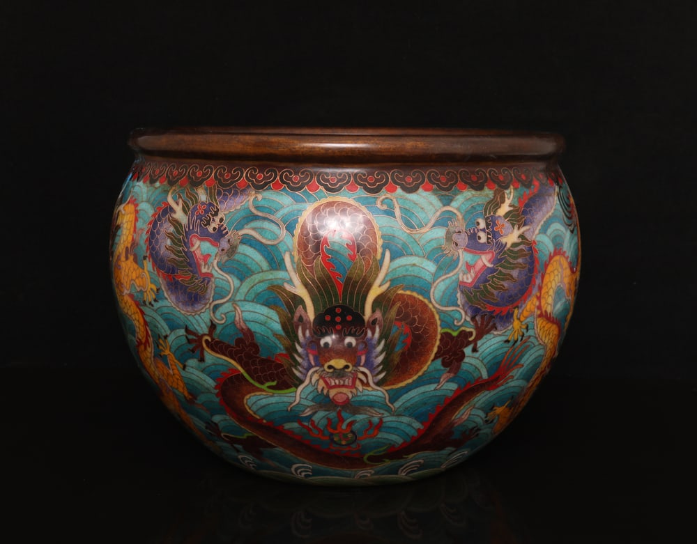 An Exquisite Cloisonne Seawater Dragon Pattern Vat: An Exquisite Cloisonne Seawater Dragon Pattern Vat,Qing Dynasty,China,with Qianlong Four-character