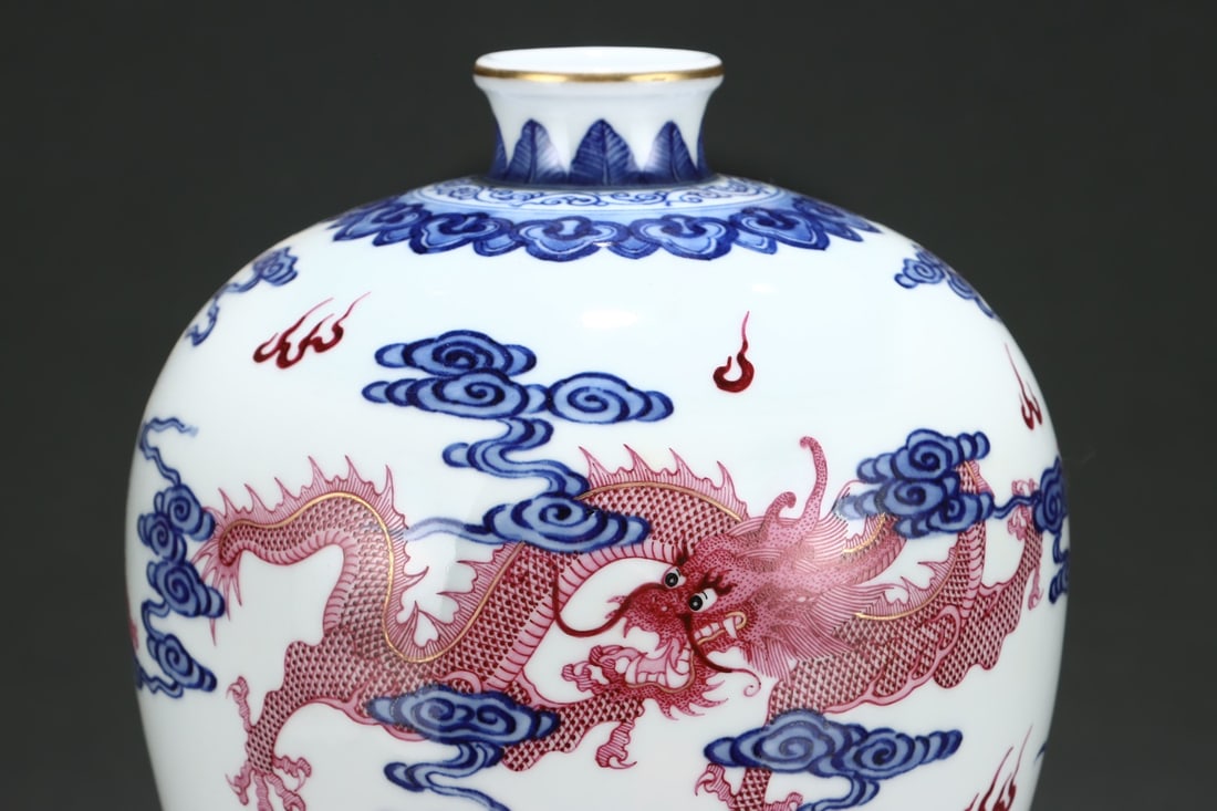An Exquisite Blue and White Ruby Red-Glazed Dragon Pattern Seawater Pattern Vase - 5