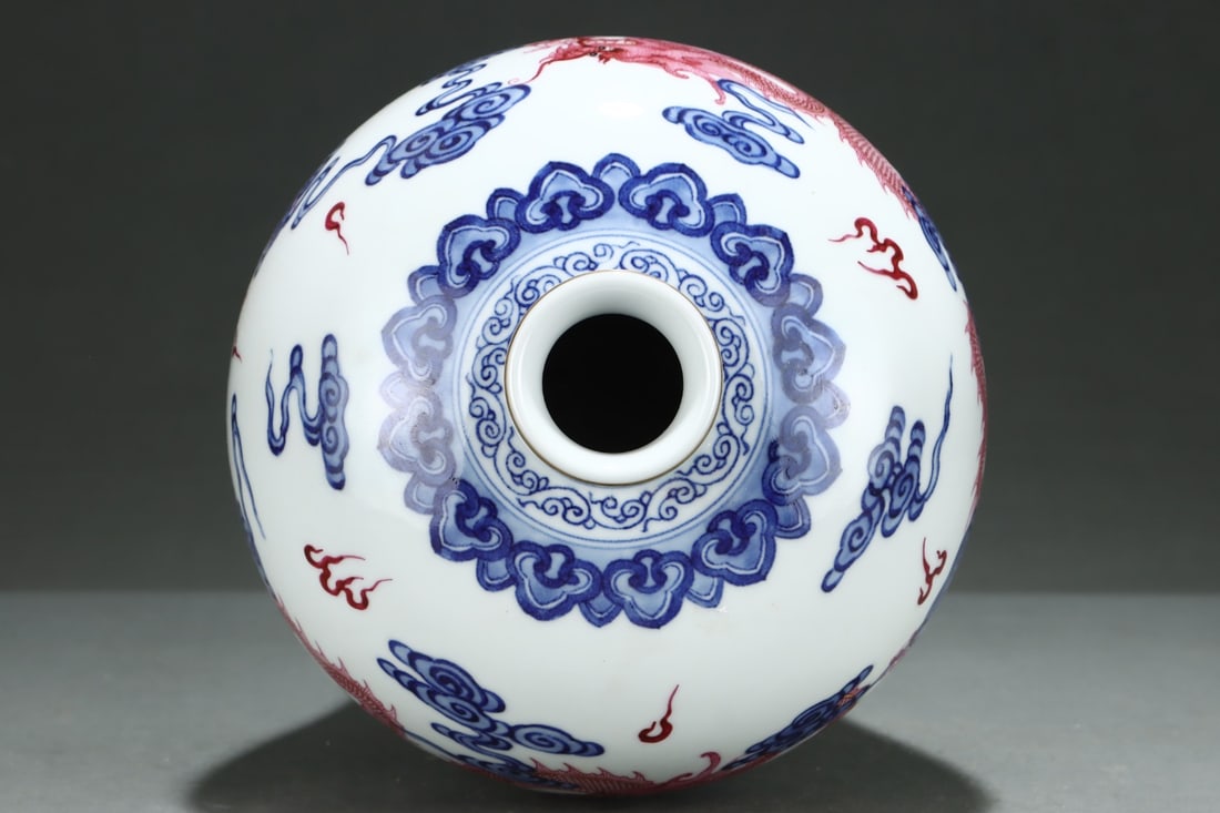 An Exquisite Blue and White Ruby Red-Glazed Dragon Pattern Seawater Pattern Vase - 7