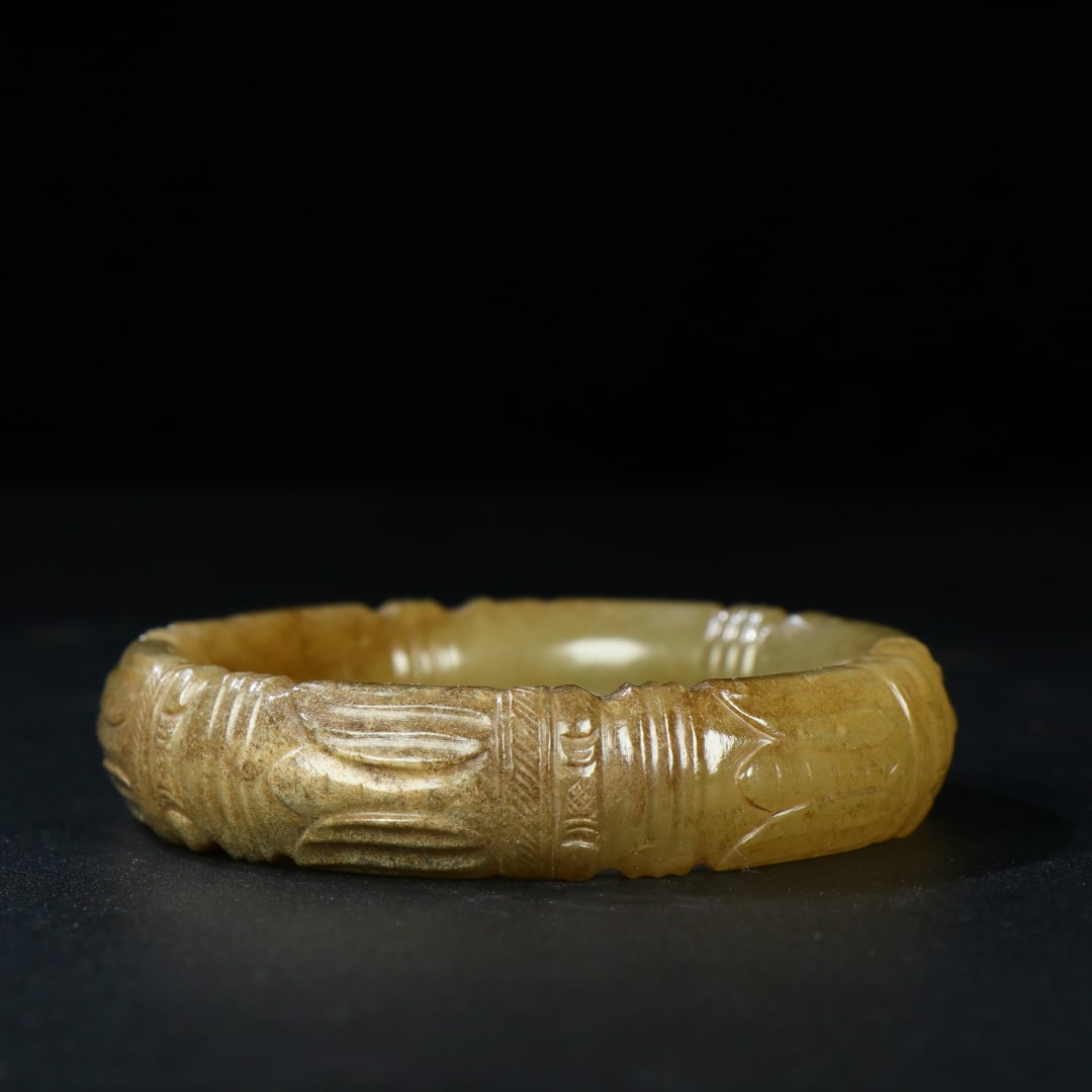 An Exquisite White Jade Cicada Pattern Bracelets - 2