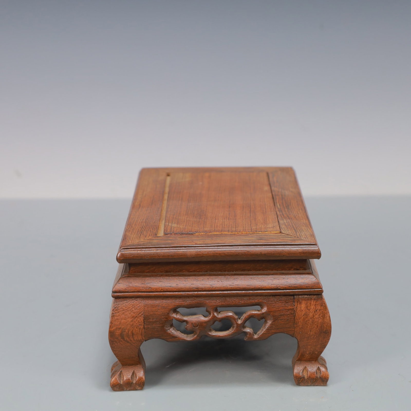 An Exquisite Redwood Table: An Exquisite Redwood Table,Qing Dynasty,China,Size:7.9inx3.9inx3.4in,Weight:250g,红木桌子,中国清代
