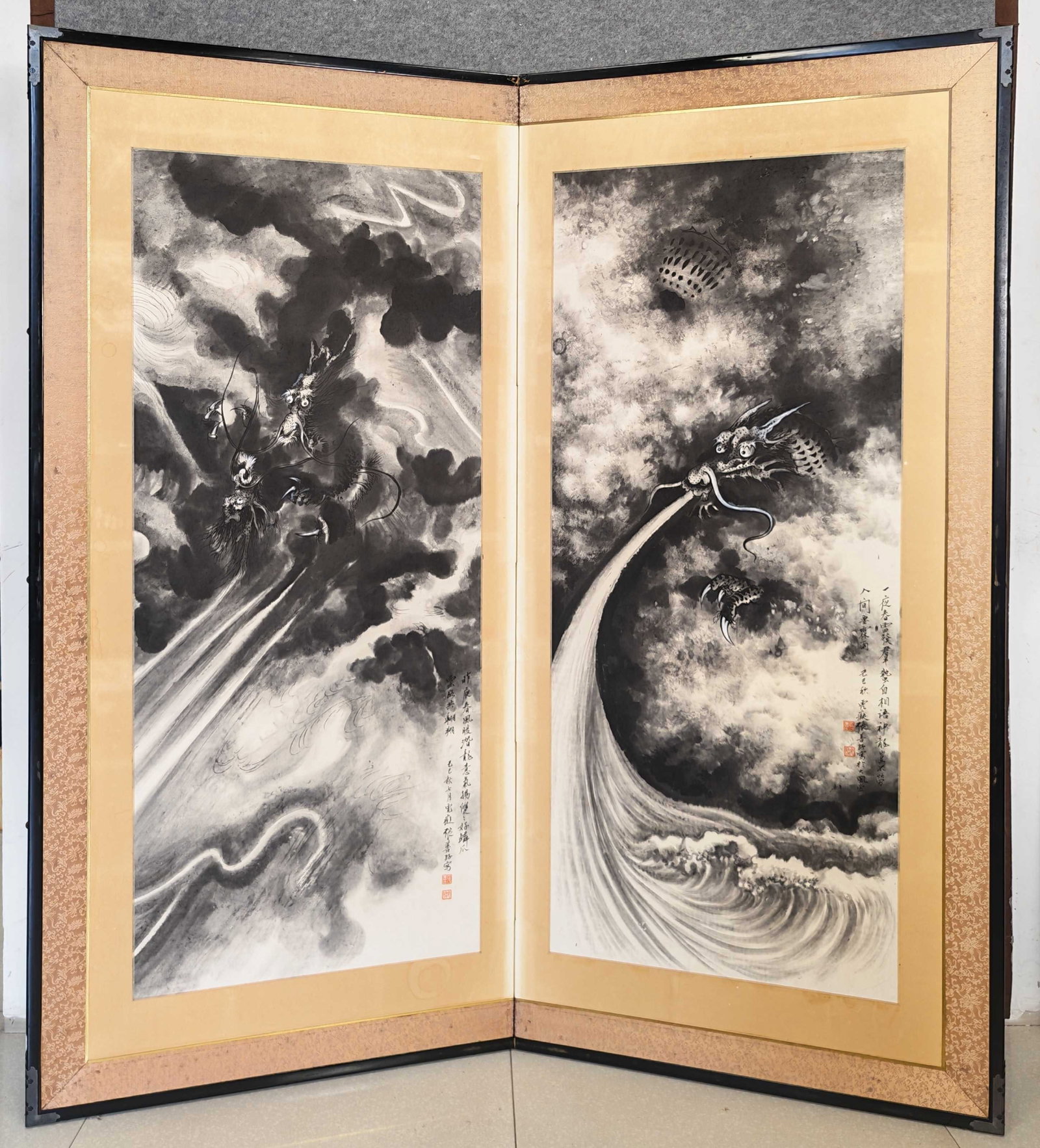 An Exquisite Chinese Ink Painting of Dragon Screen (1 of 14)