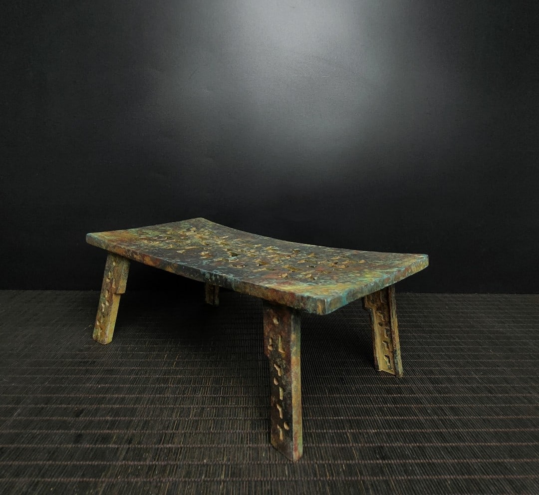 An Exquisite Bronze Base - 5