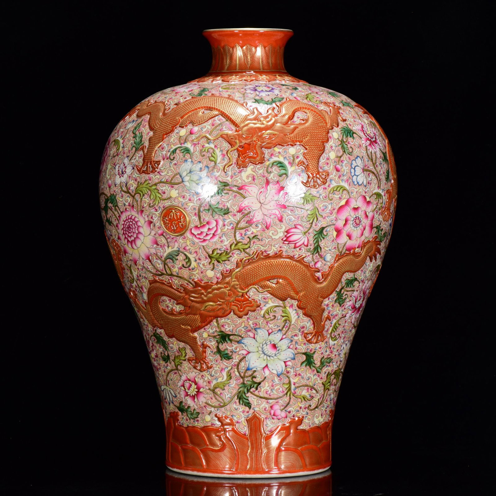 An Exquisite Enamel Painted Gold Dragon Pattern Flower Pattern Vase: An Exquisite Enamel Painted Gold Dragon Pattern Flower Pattern Vase,Qing Dynasty,China,with Qianlong Six-character Mark,Size:18.9inx13in,珐琅彩描金龙纹花